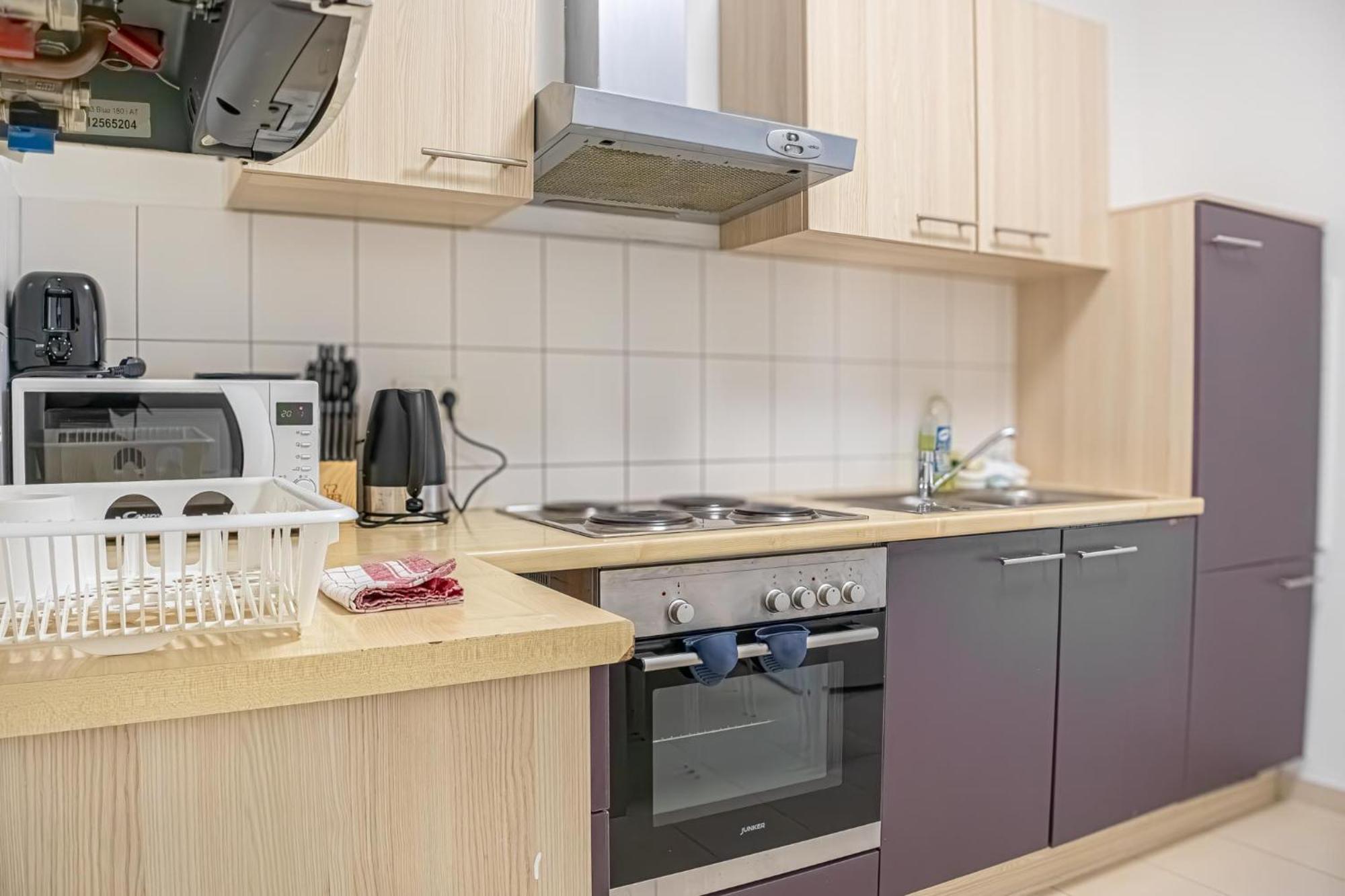 Comfortable 2br Apt, Near Wiener Stadthalle Wien