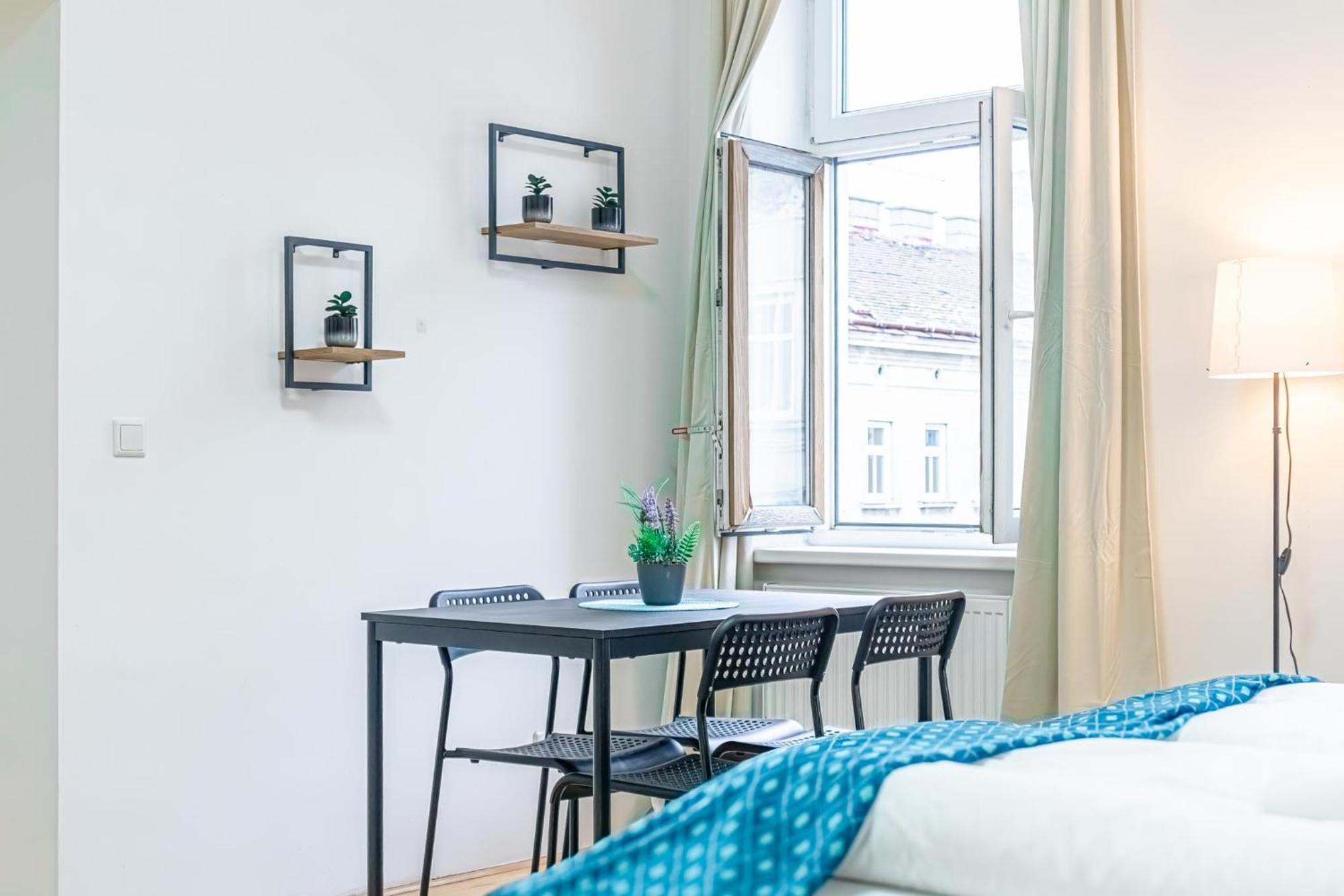 Elegant 2br Apt.@wiener Stadthalle/central Located * Vienna
