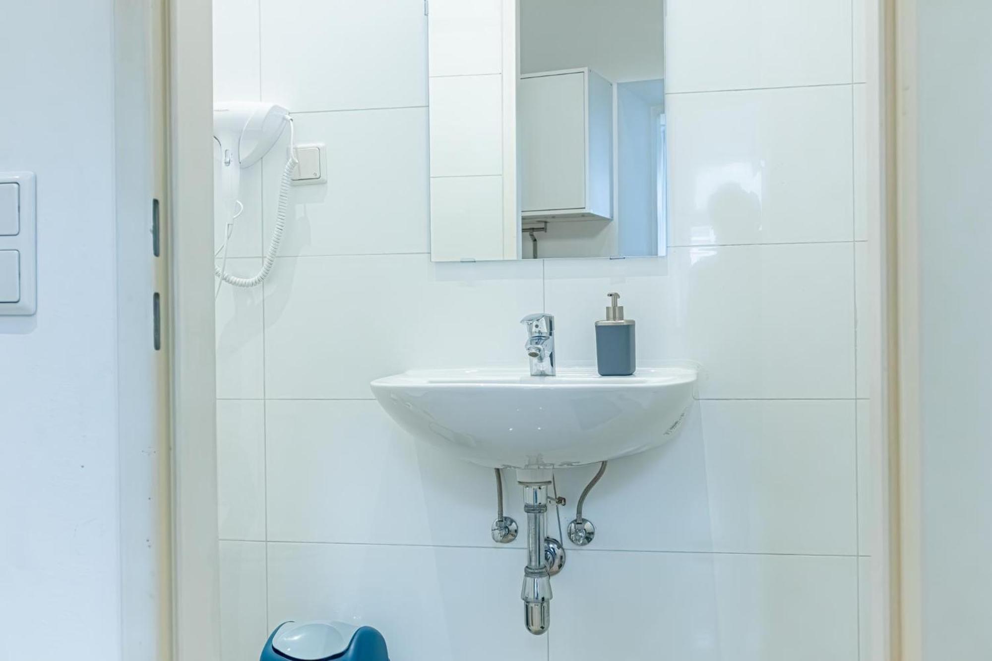 Elegant 2br Apt.@wiener Stadthalle/central Located *