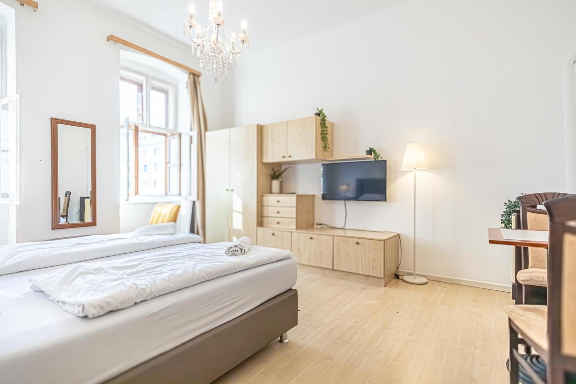 8 Min Walk To Wiener Stadthalle, Stylish 1br Vienna