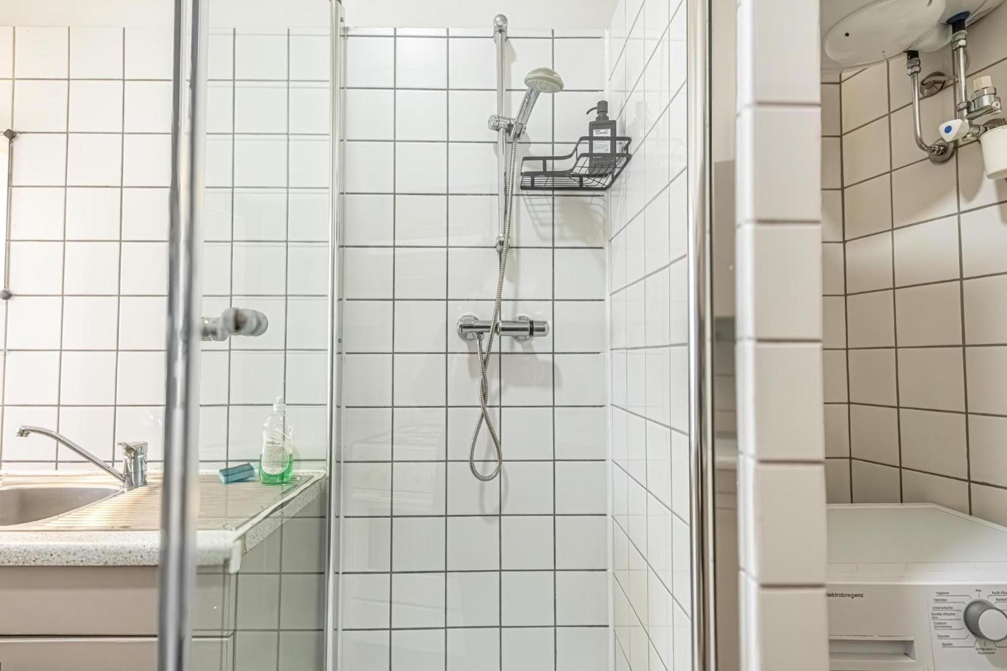 8 Min Walk To Wiener Stadthalle, Stylish 1br * Vienna