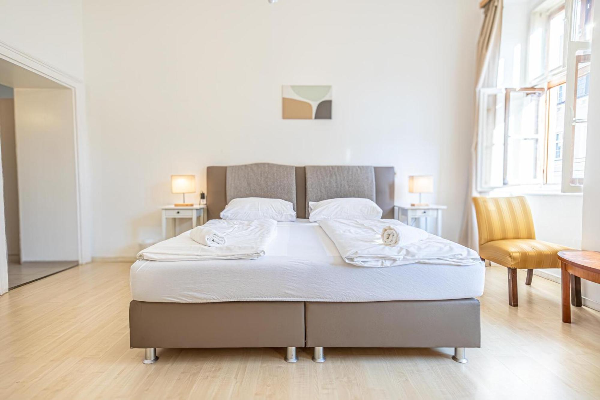 8 Min Walk To Wiener Stadthalle, Stylish 1br Vienna