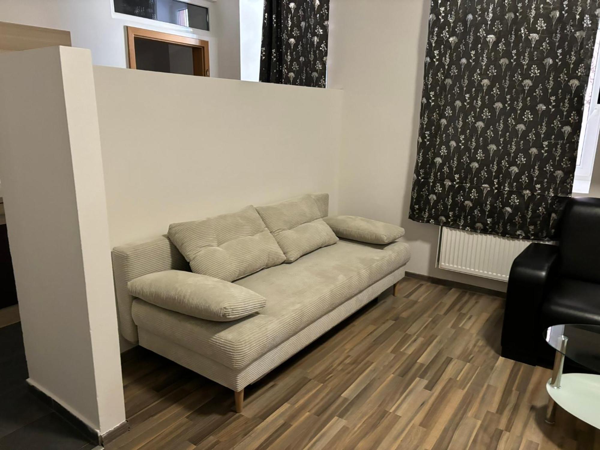 Grey Palazzo 1050 *