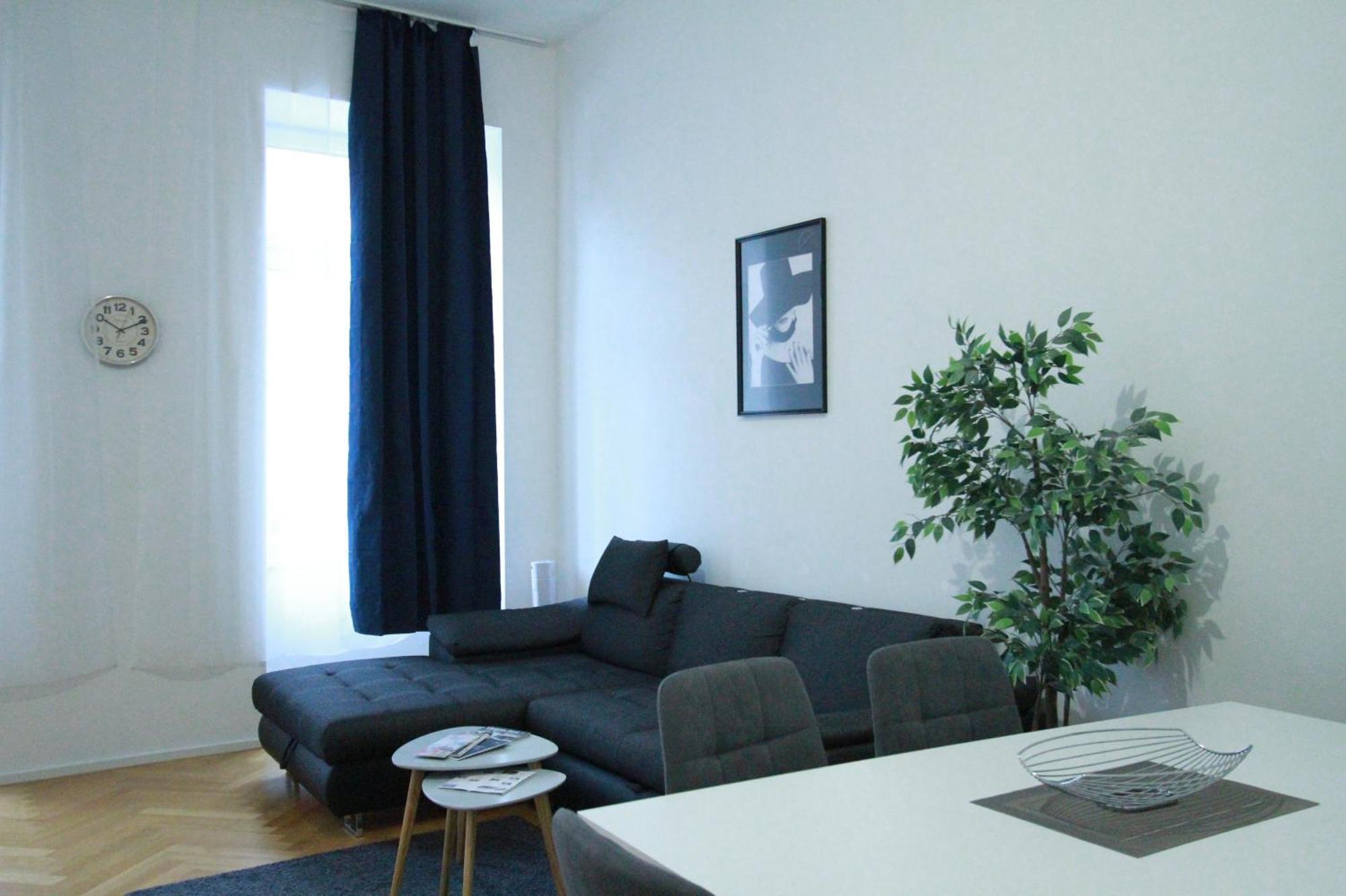 Apartment Sweet - Leopold