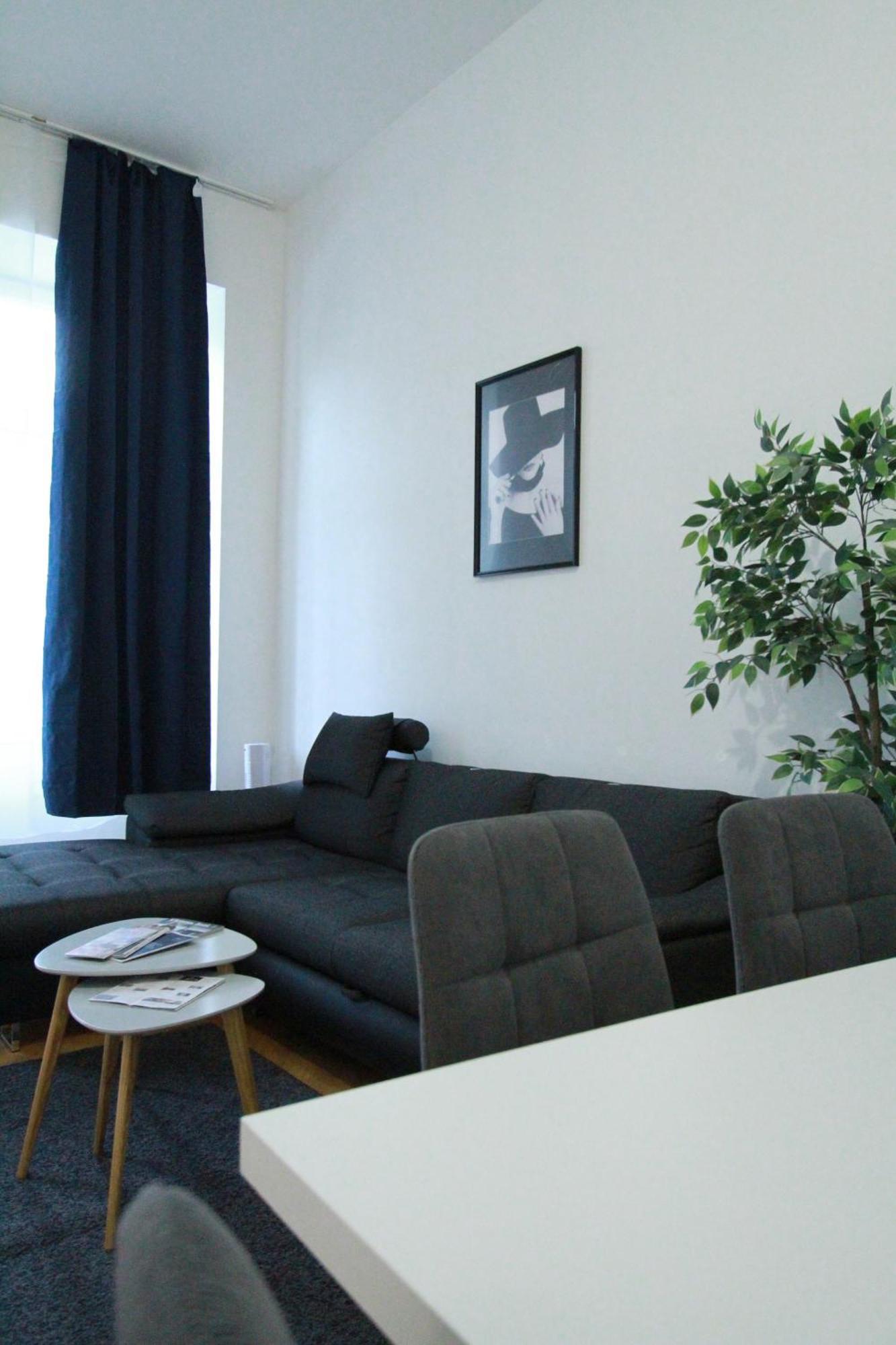 Apartment Sweet - Leopold *