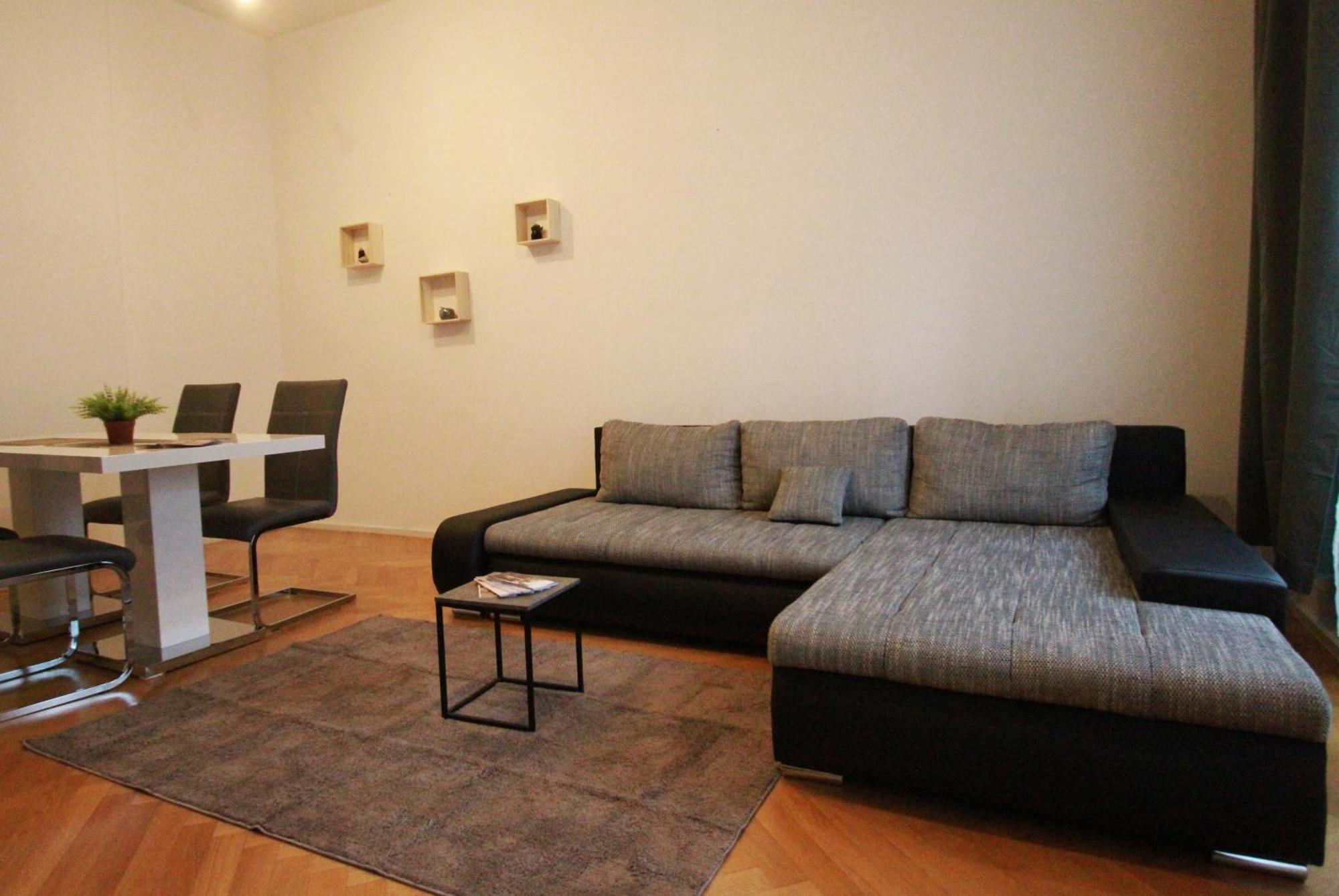 Apartment Sweet - Leopold *