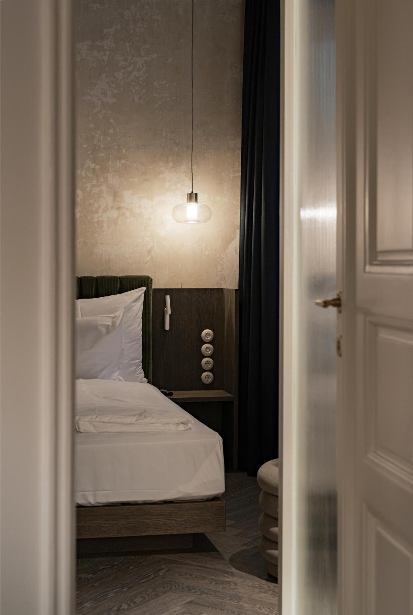 By Wolfensson - Boutique 5* Viena