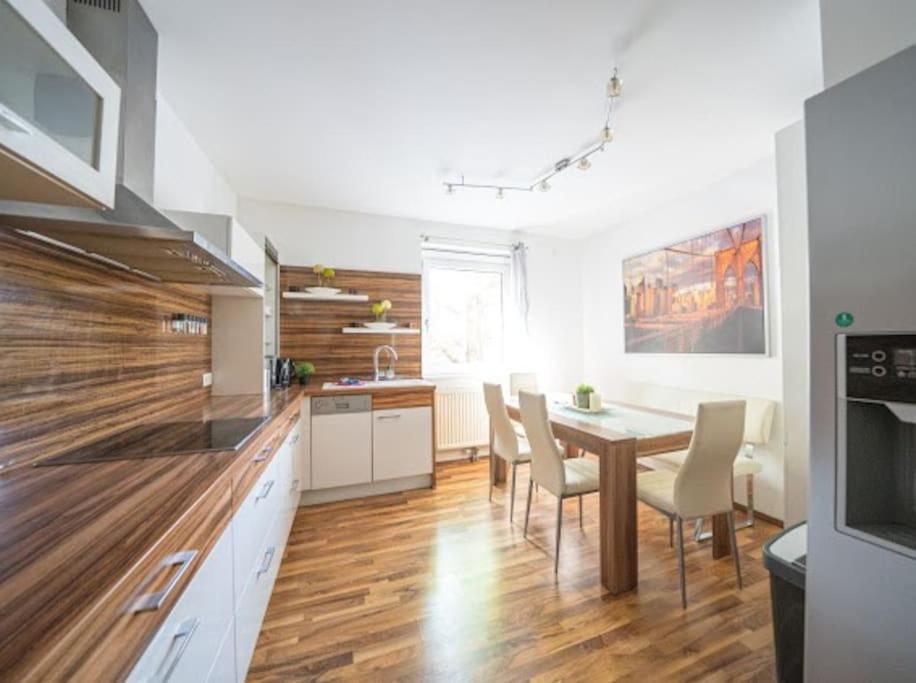 Big Luxury 3br Near Center Apartment *