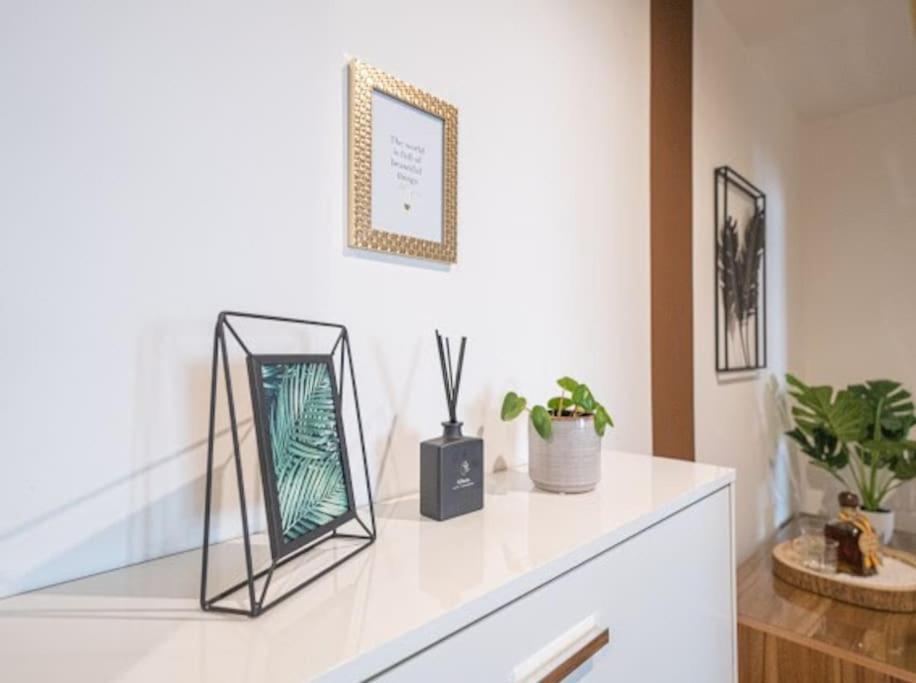 Big Luxury 3br Near Center Apartment *