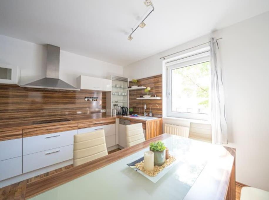 Apartment Big Luxury 3br Near Center