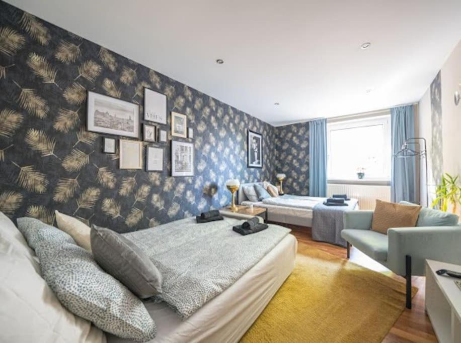 Big Luxury 3br Near Center