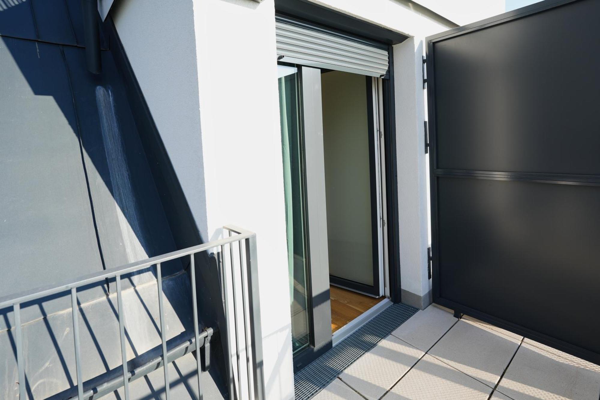 Carl's Design Residences By Domicilia *