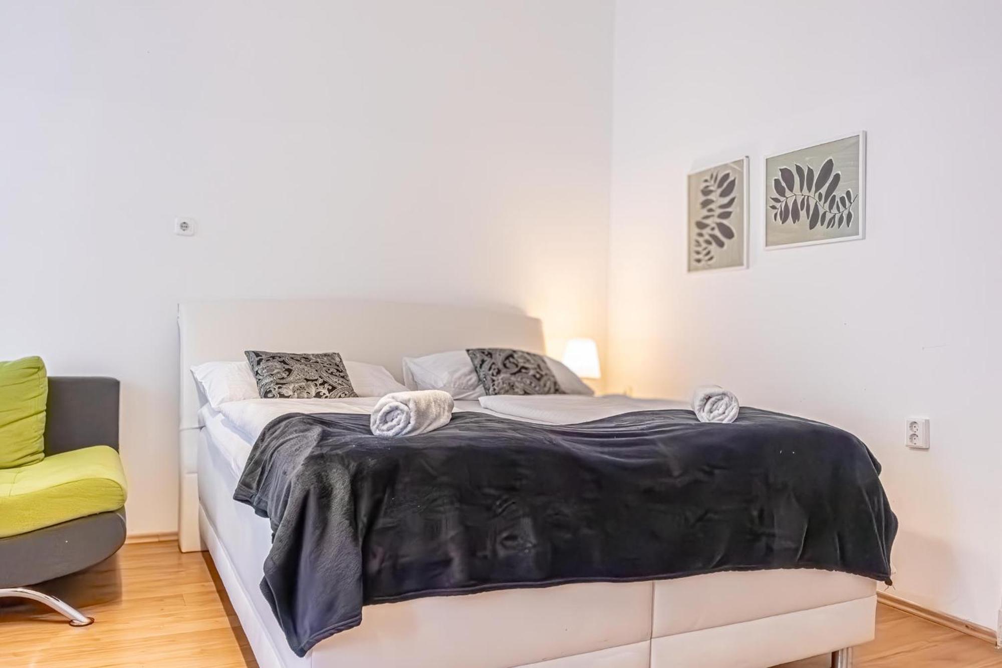 Comfortable 2br Apt Central And Well Connected