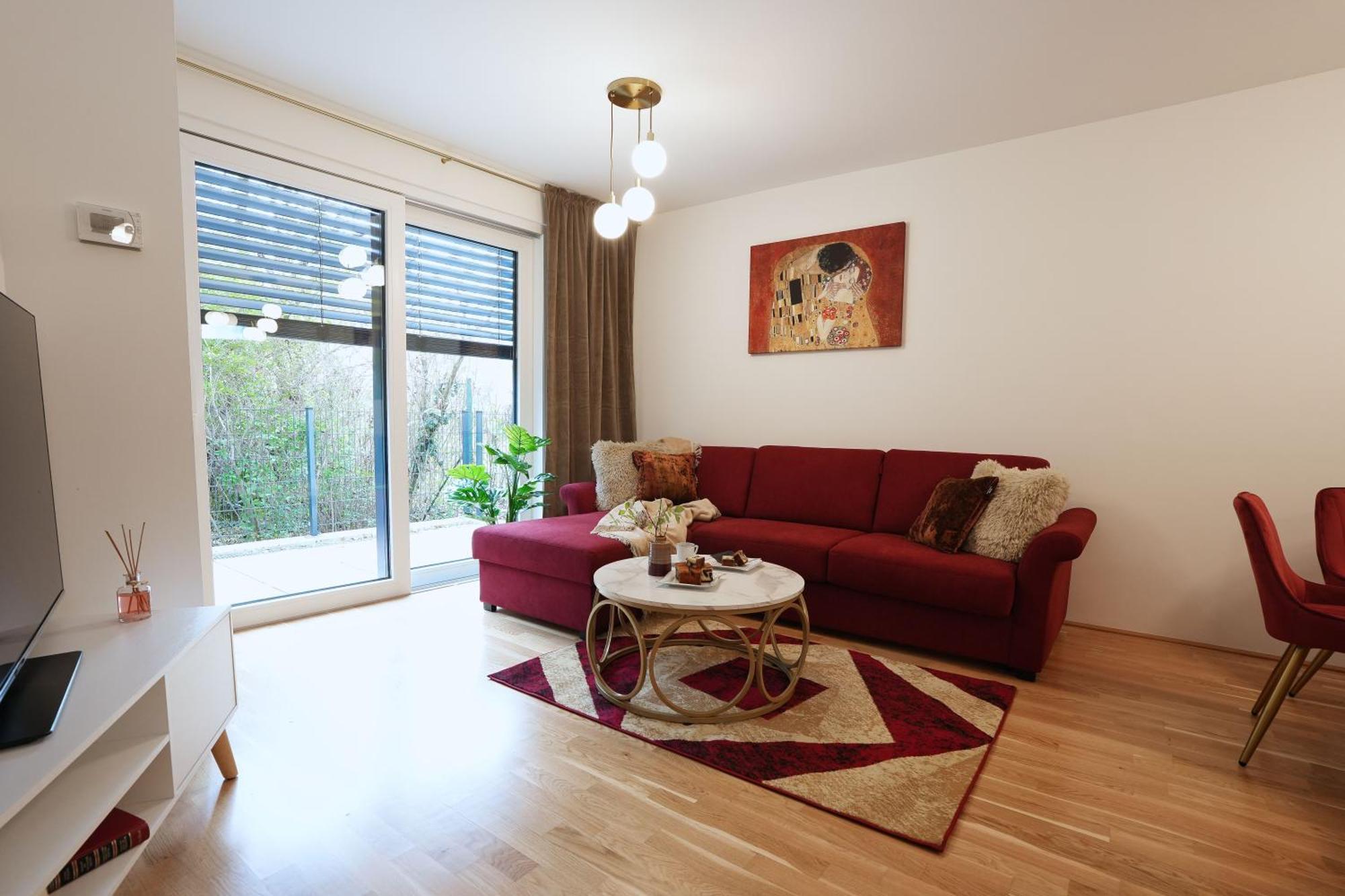 Carl's Design Residences By Domicilia