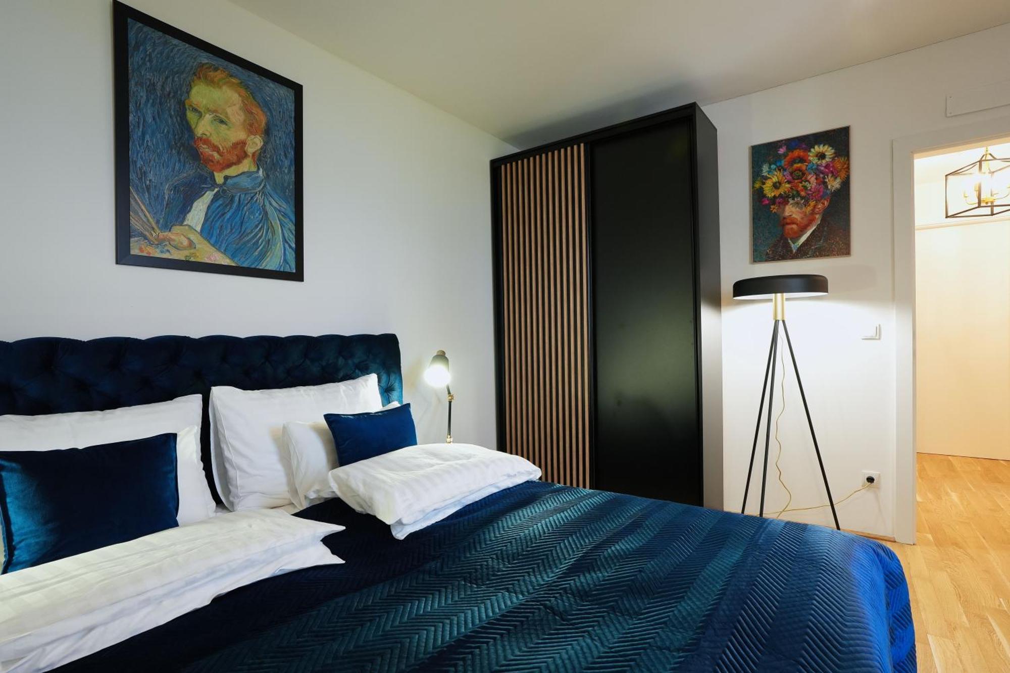 Carl's Design Residences By Domicilia Apartment *