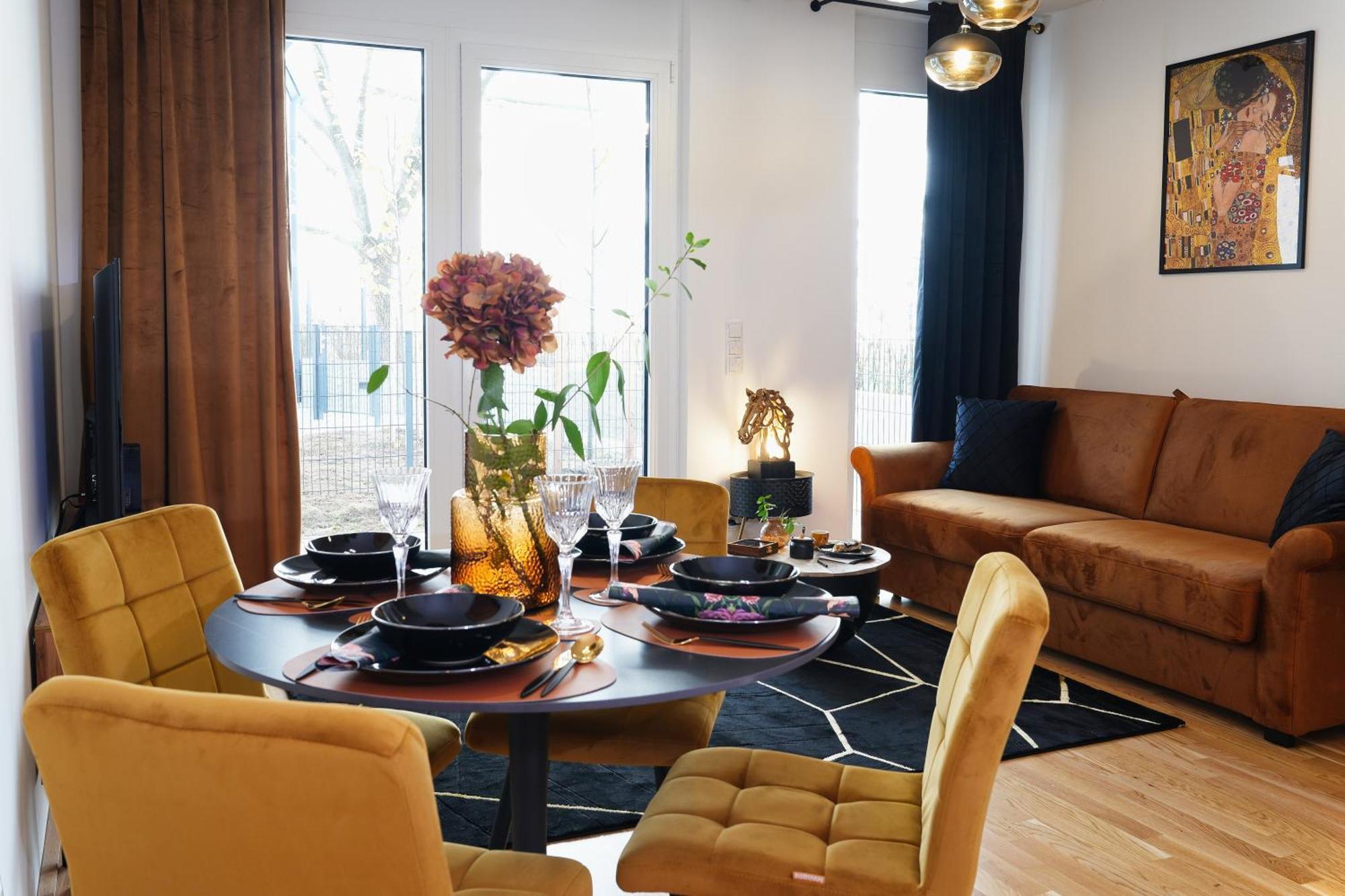 Carl's Design Residences By Domicilia Apartment