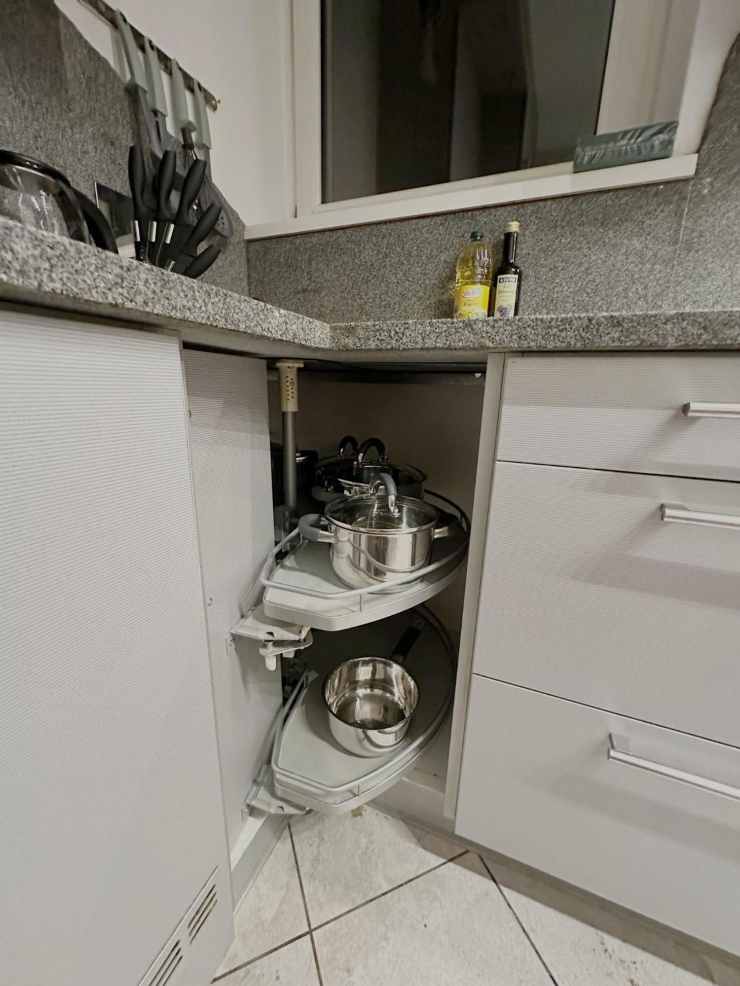 Apartment Style *
