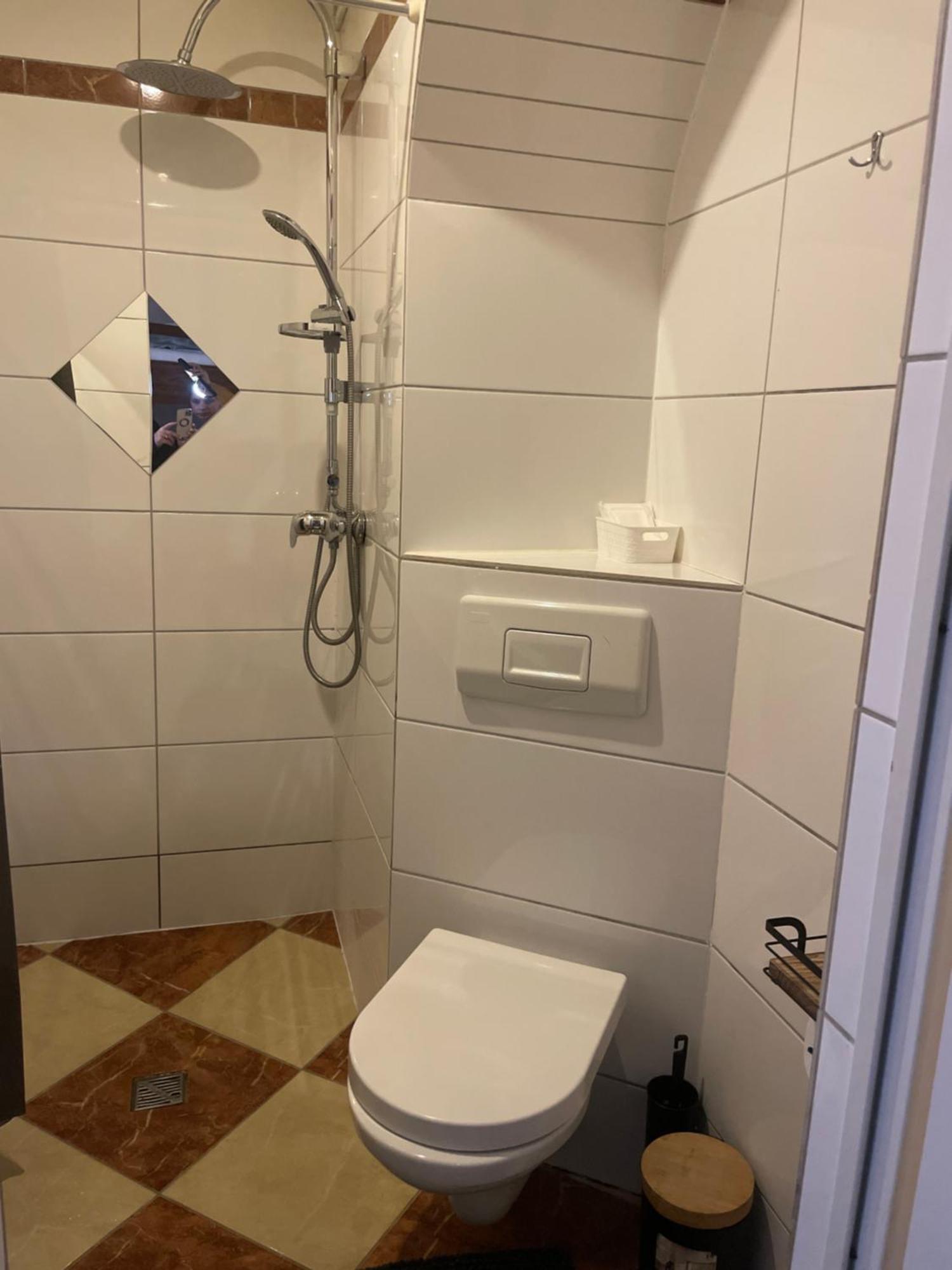 Viktoria Hostel *