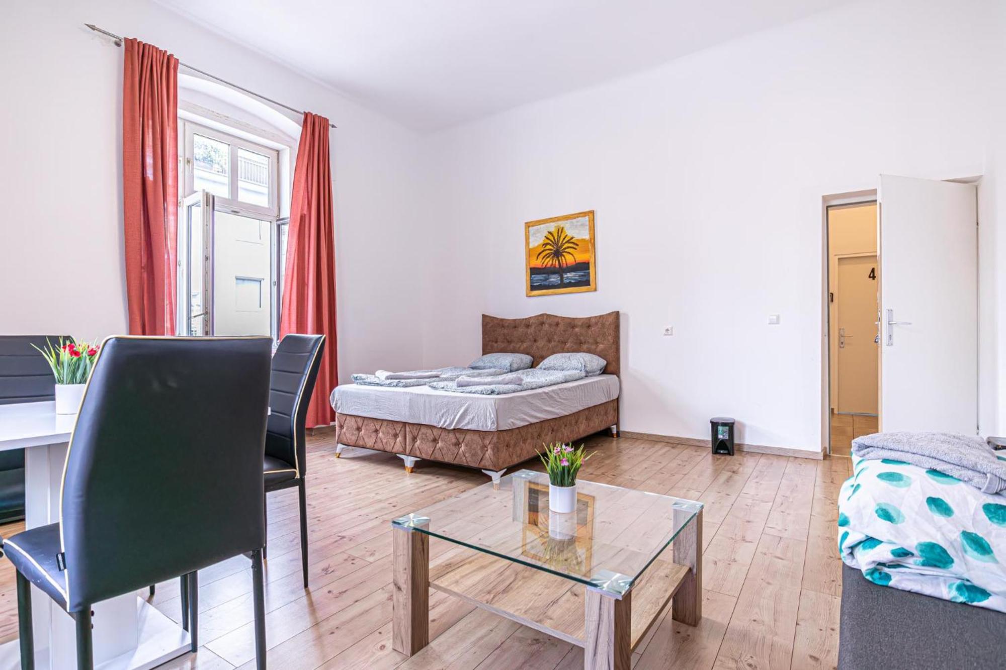 Hostel 6 Min To Amusement Park - Economy In Shared *