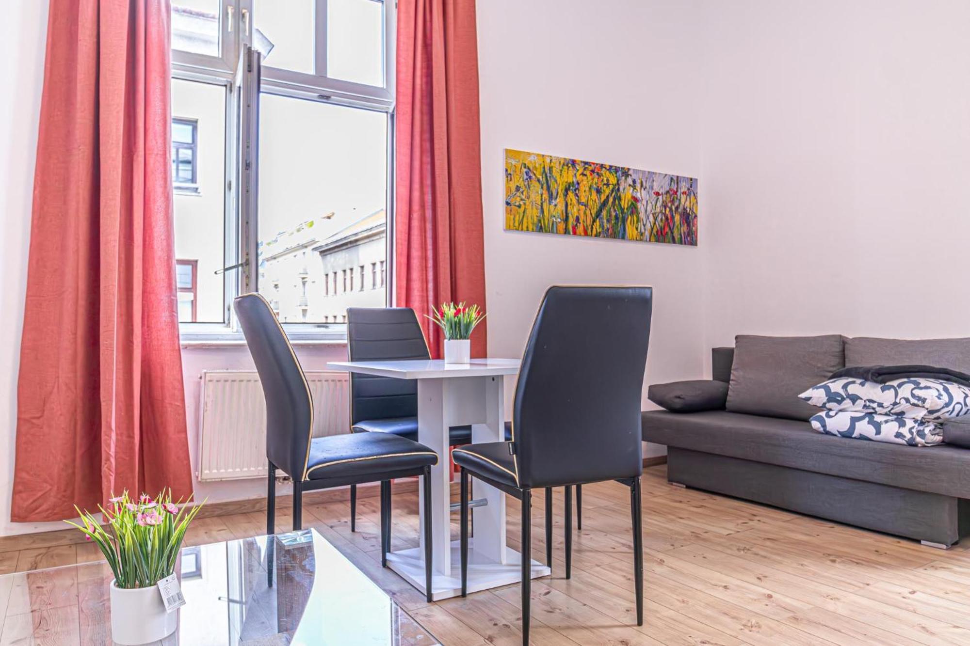 Hostel 6 Min To Amusement Park - Economy In Shared *