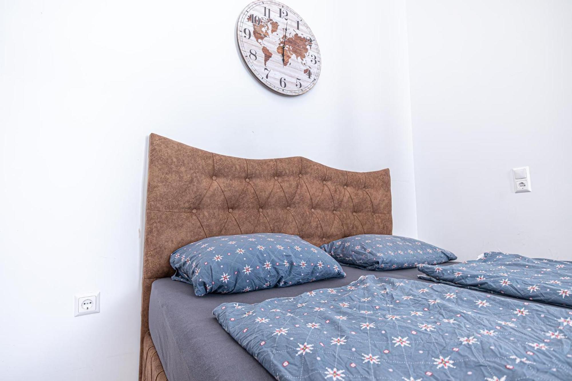 Hostel 6 Min To Amusement Park - Economy In Shared
