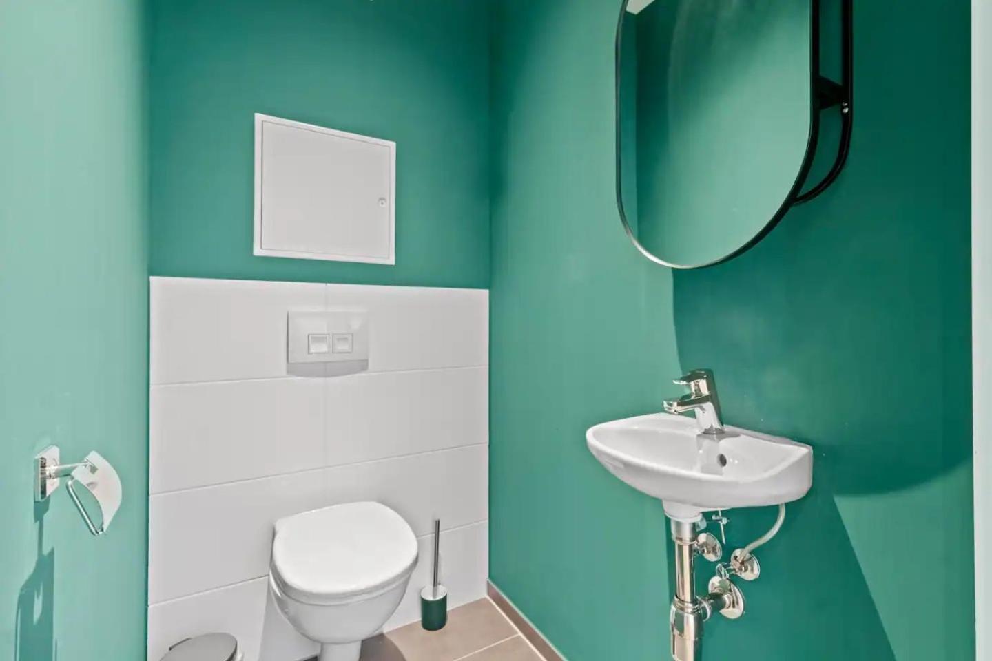 Apartment Fast Wifi I 3 Min Walk To Metro I On-site Parking For 19,90 Eur
