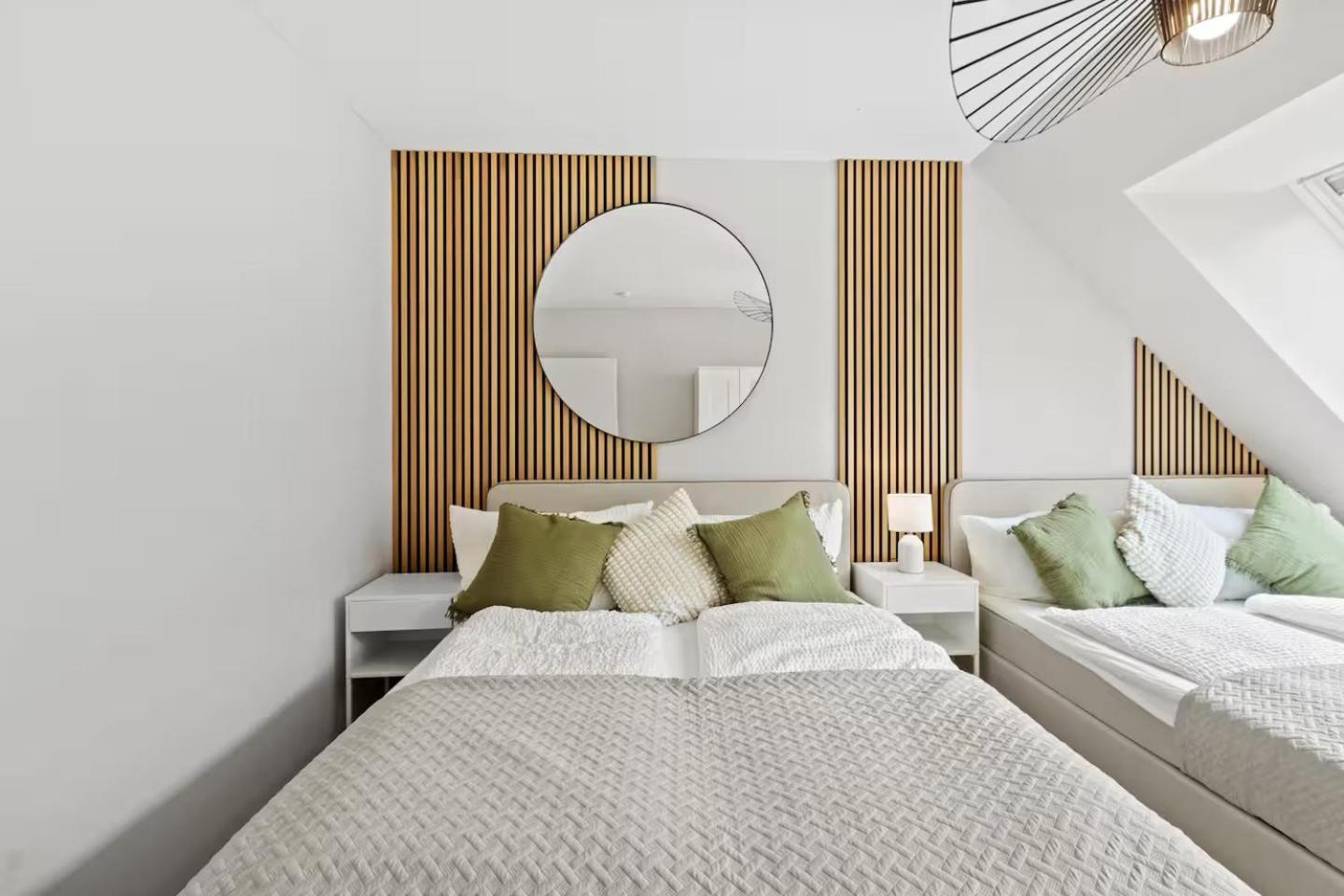 Fast Wifi I 3 Min Walk To Metro I On-site Parking For 19,90 Eur Apartment *