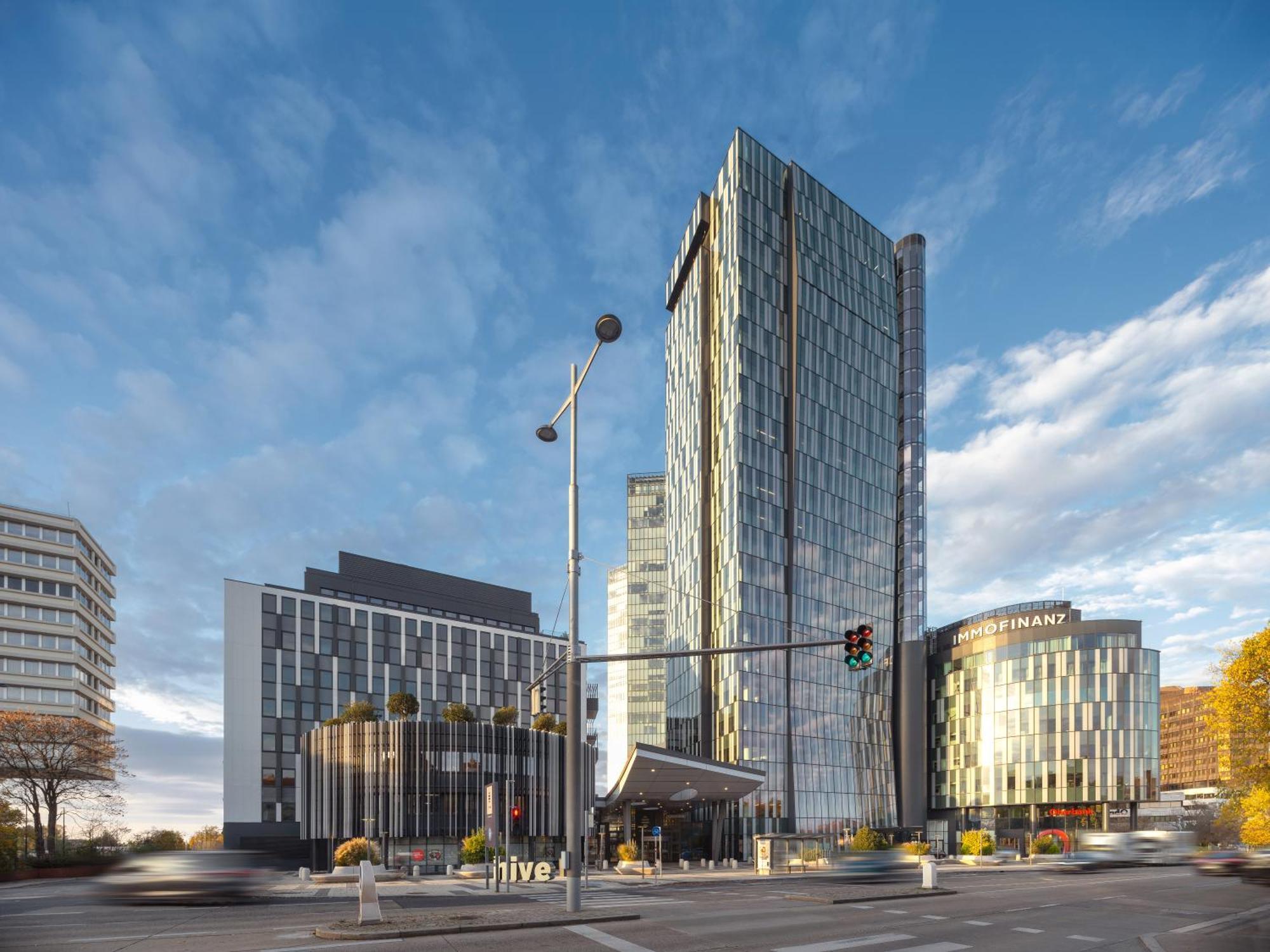 Clarion South Hotel