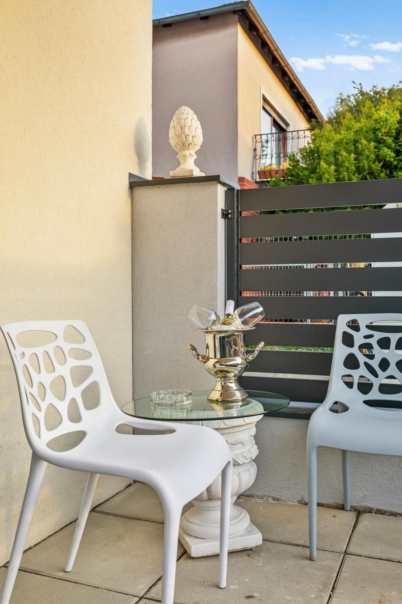 Yellow - Whirlpool Garden - Free Parking - Wifi Apartment