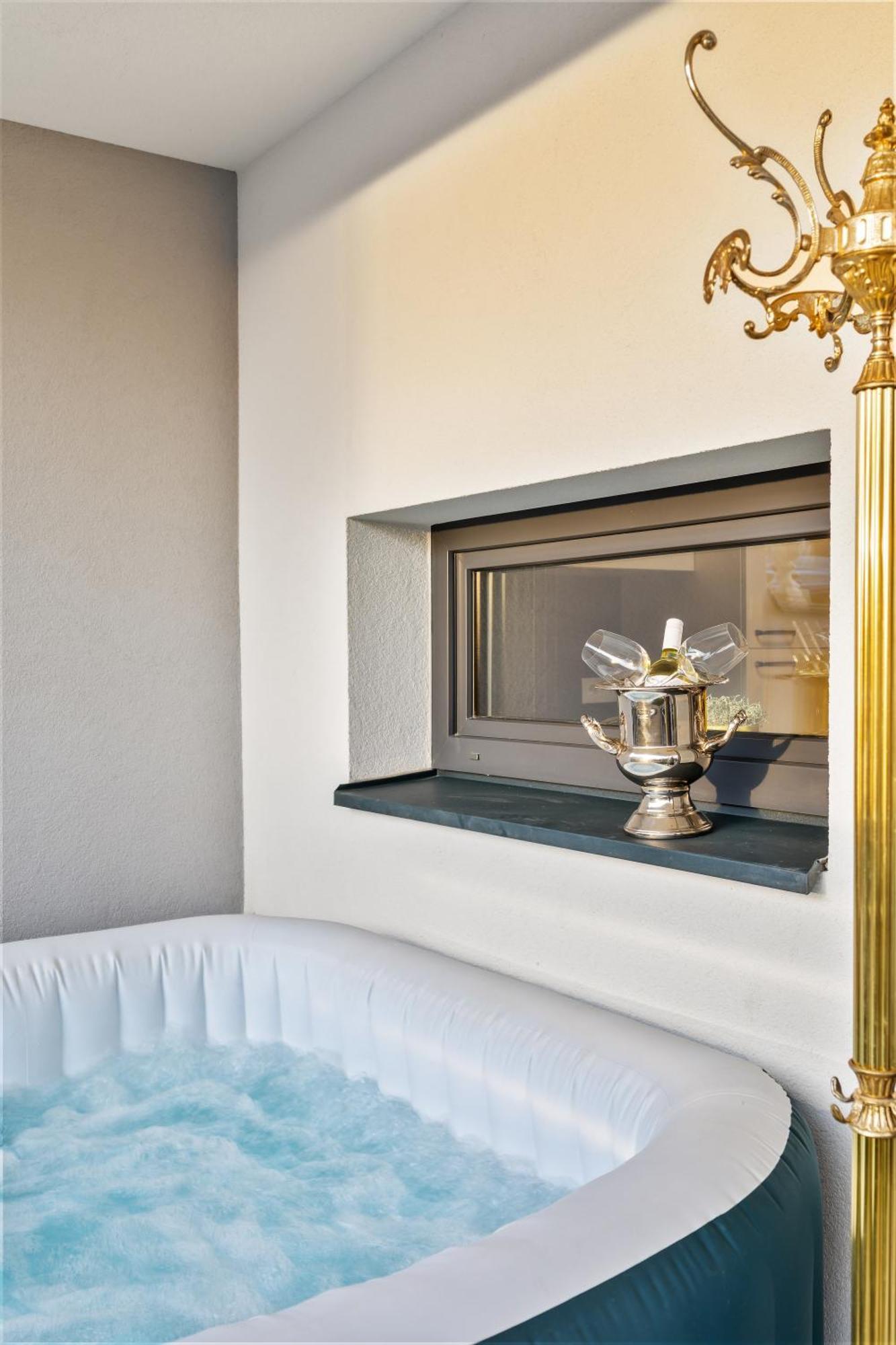Yellow - Whirlpool Garden - Free Parking - Wifi Apartment