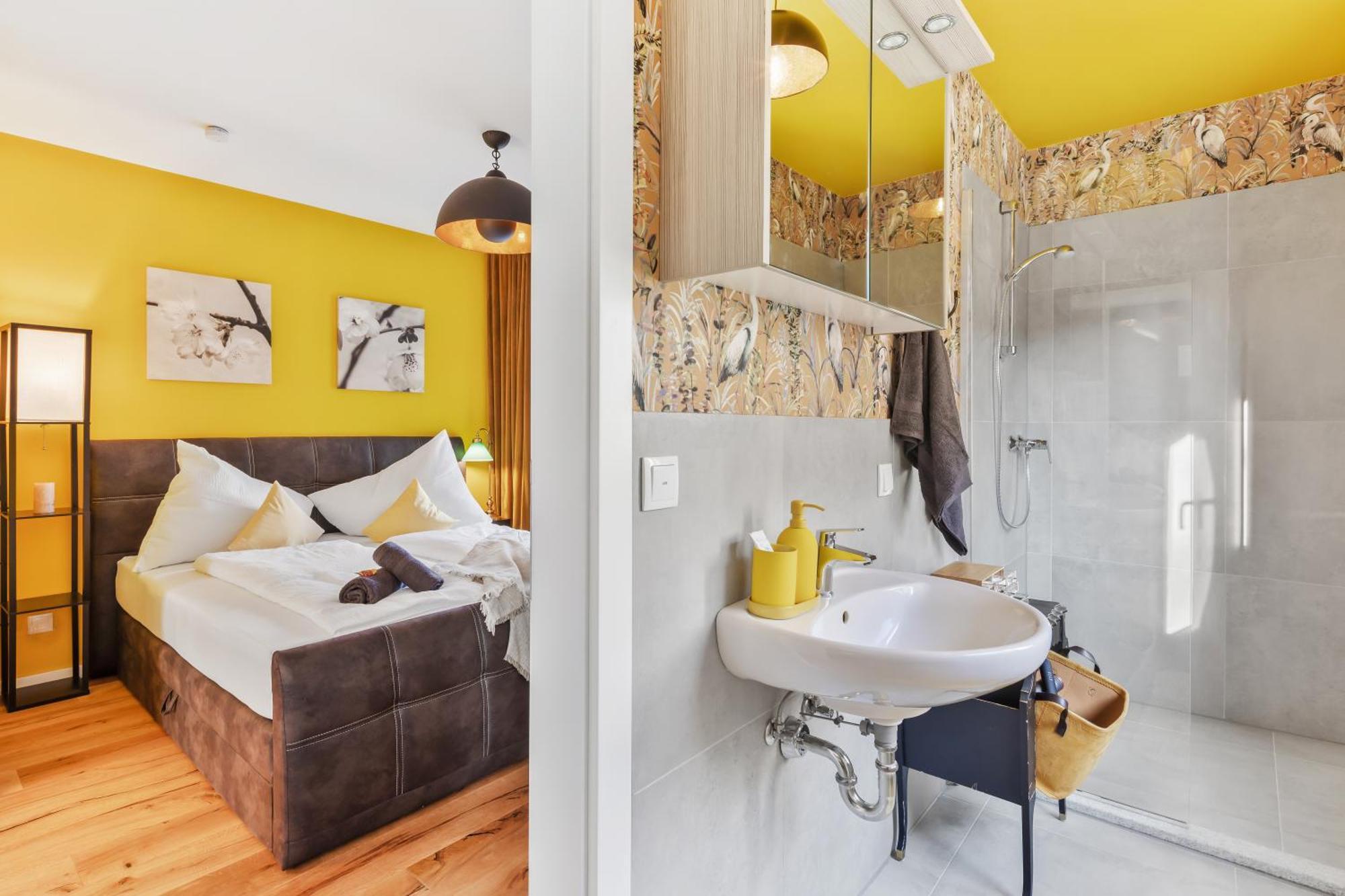 Yellow - Whirlpool Garden - Free Parking - Wifi Apartment