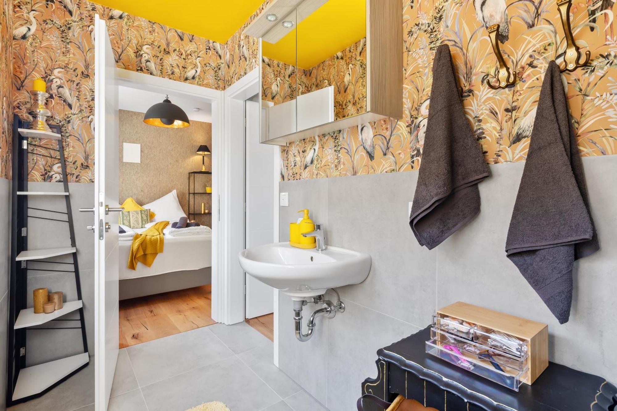 Yellow - Whirlpool Garden - Free Parking - Wifi Apartment