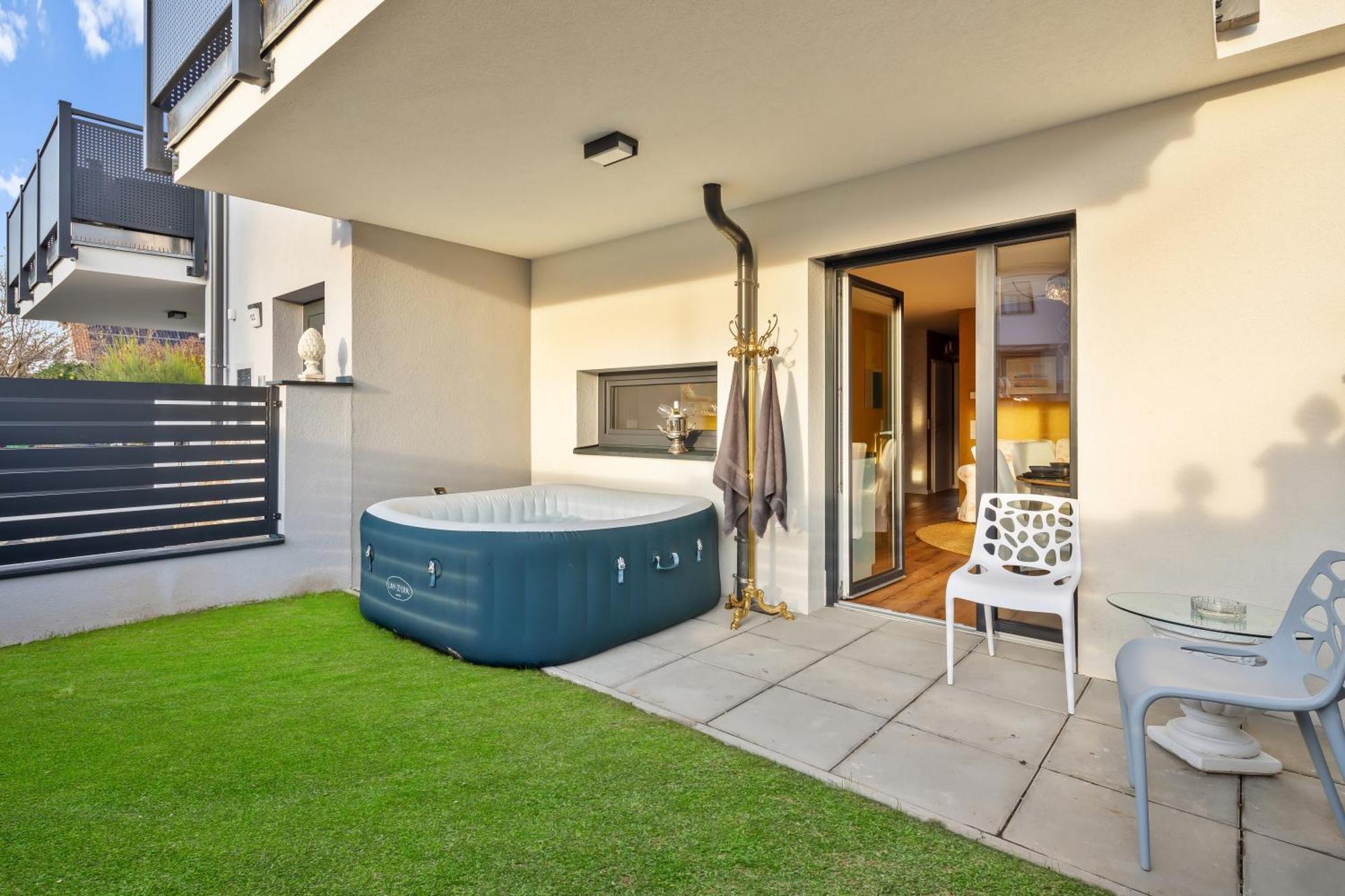 Apartment Yellow - Whirlpool Garden - Free Parking - Wifi