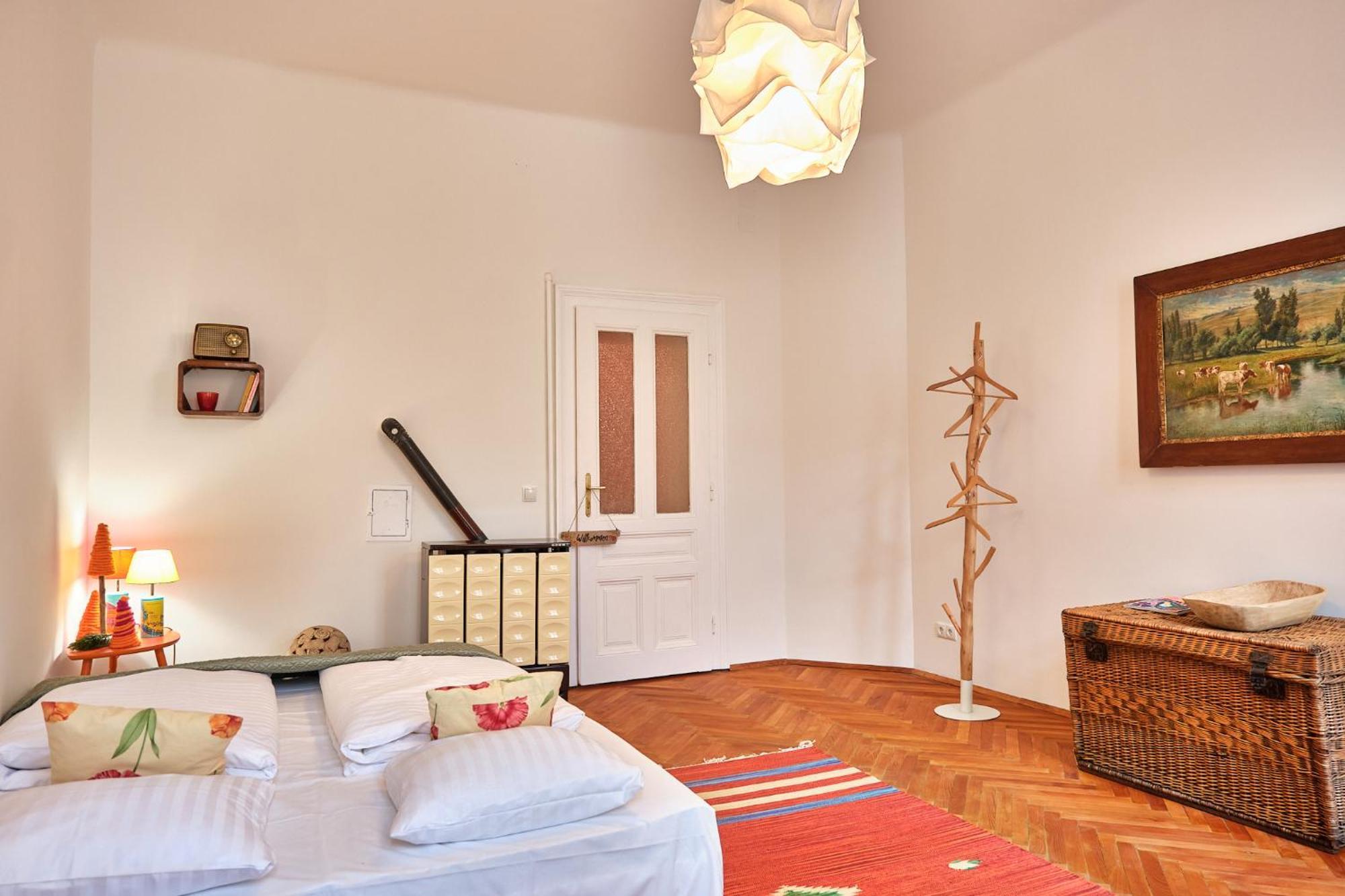 Slow Living I Schoenbrunn Und Park Naehe I Penzing Bahnhof Vienna