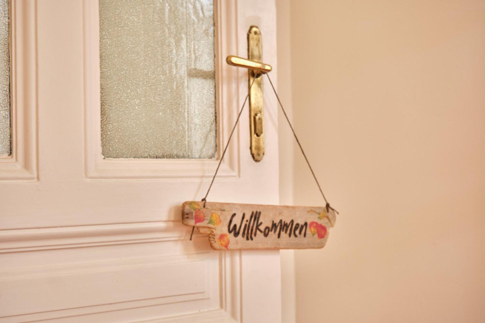 Slow Living I Schoenbrunn Und Park Naehe I Penzing Bahnhof Apartment Vienna