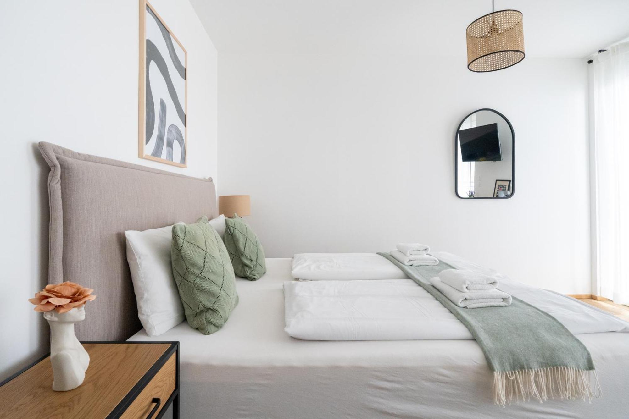Balcony Bliss Studio By Hm Apartment