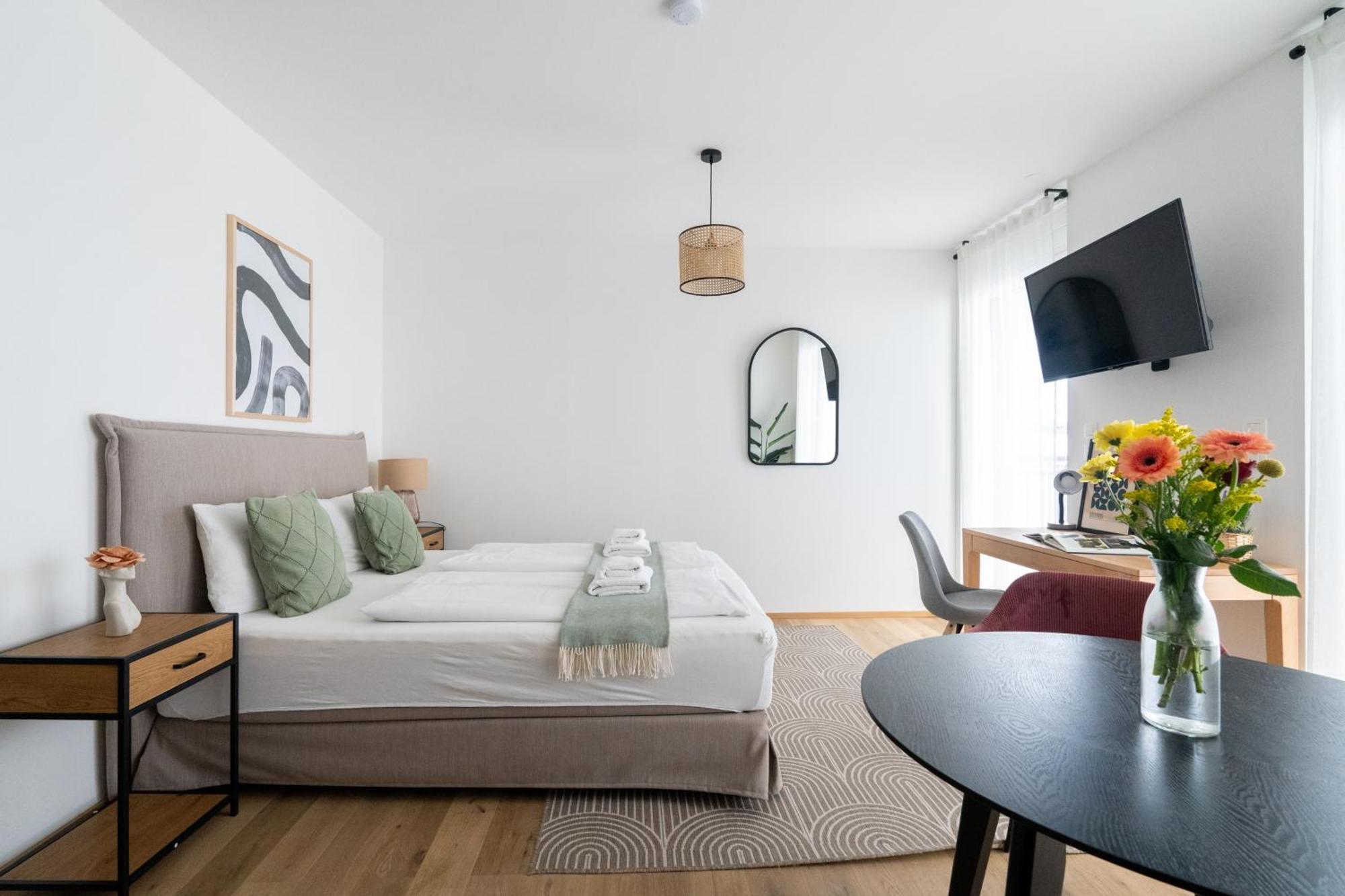 Apartment Balcony Bliss Studio By Hm
