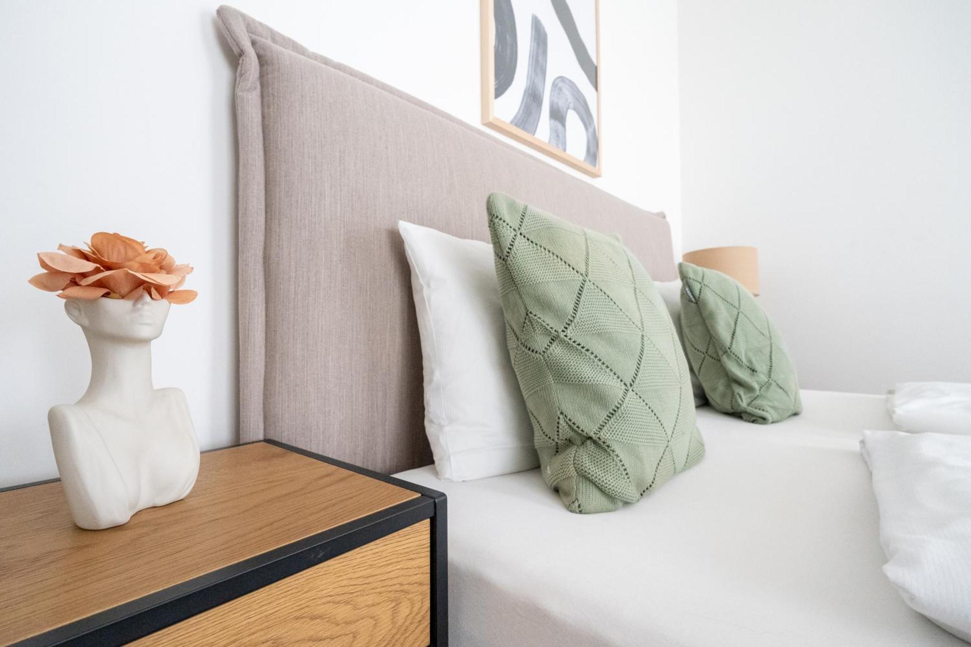 Balcony Bliss Studio By Hm Apartment *