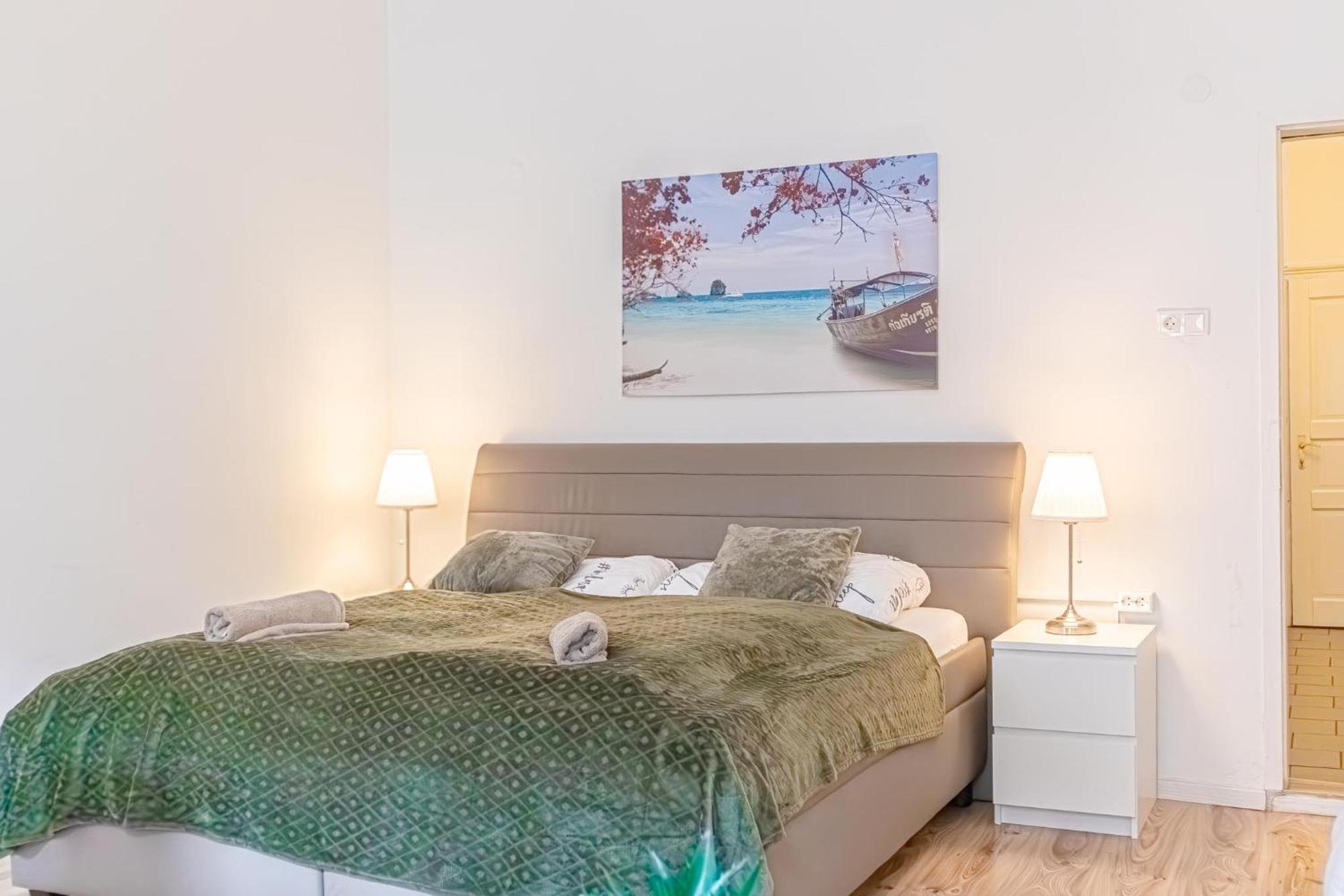Apartment Comfortable 2br Apt Near Schloss Schönbrunn Wien