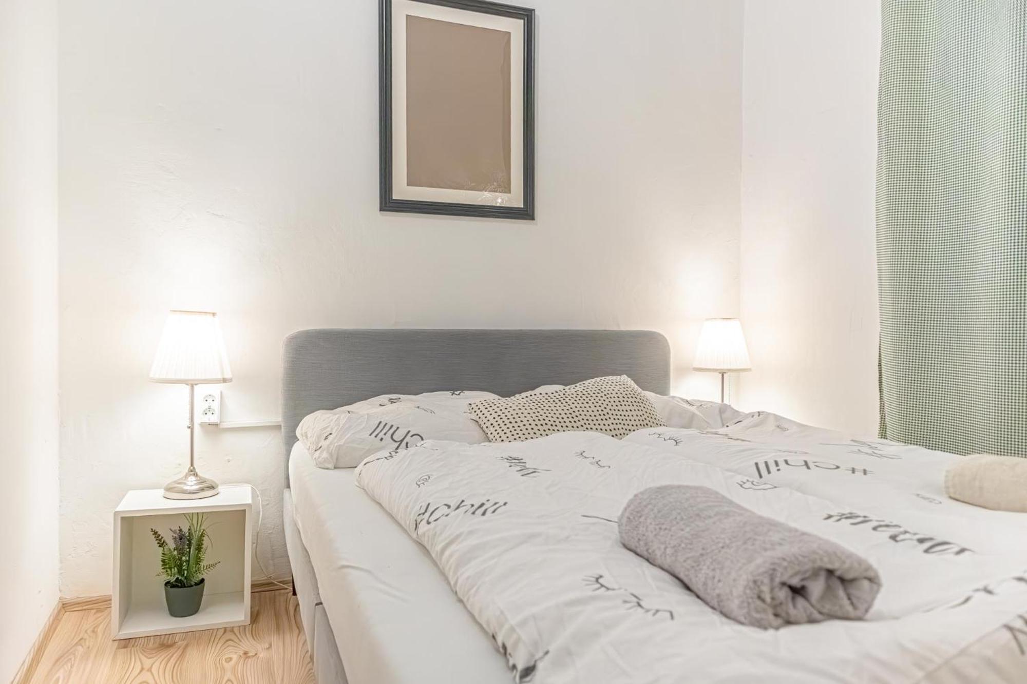 Comfortable 2br Apt Near Schloss Schönbrunn Apartment *