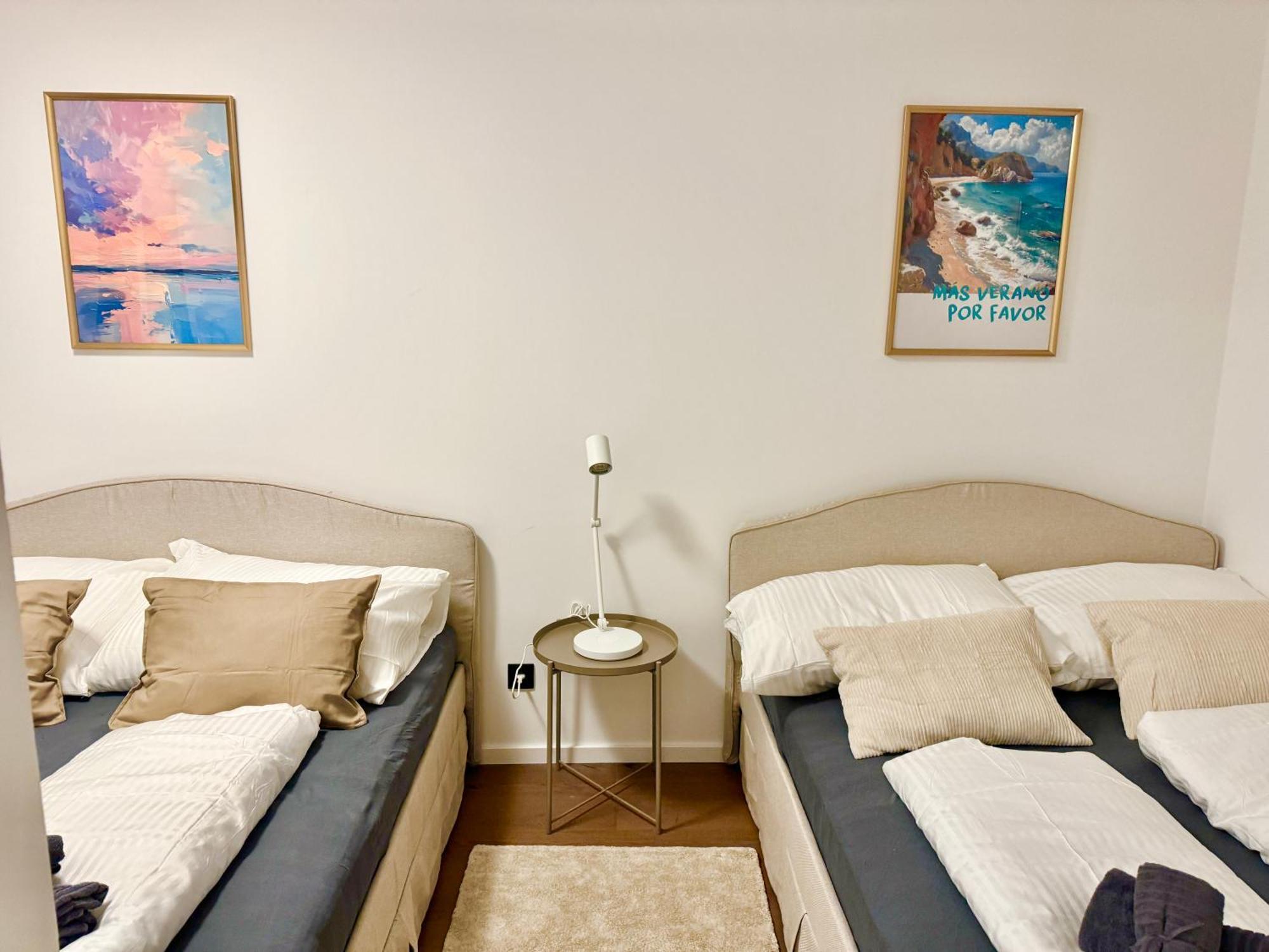 Stylish Modern With Terrace & Free Parking