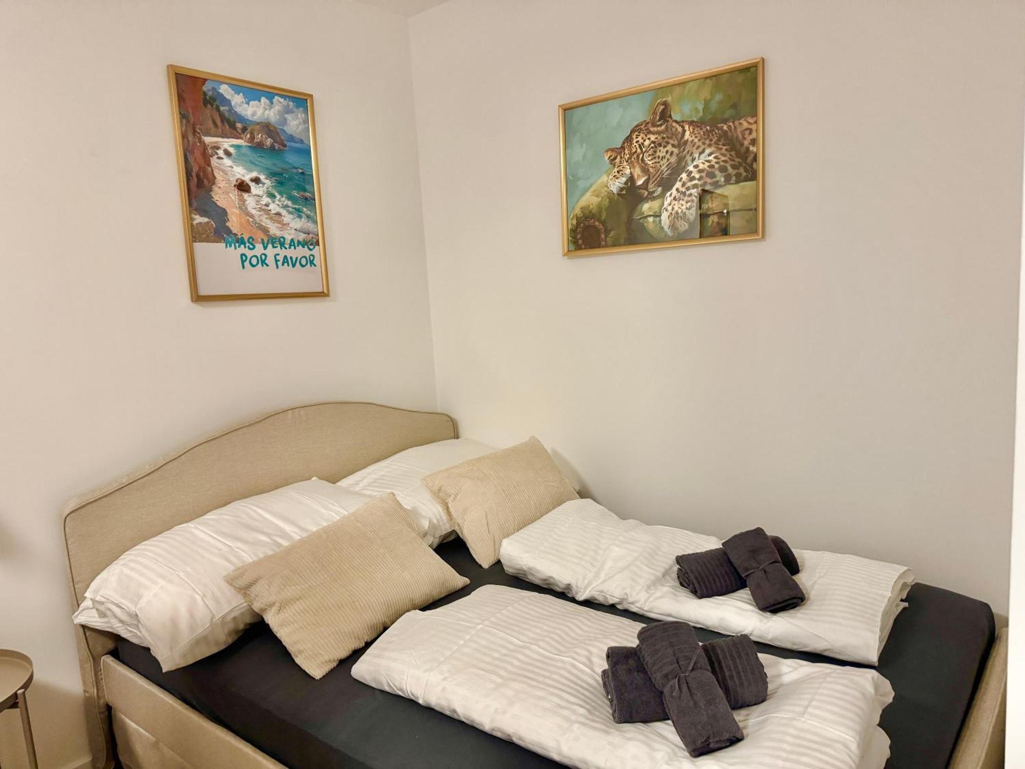 Apartment Stylish Modern With Terrace & Free Parking *
