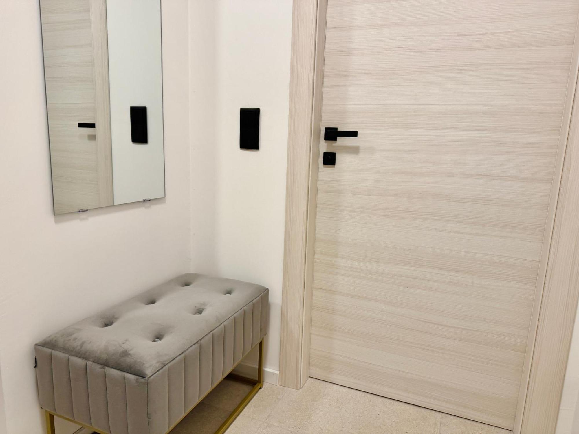 Apartment Stylish Modern With Terrace & Free Parking