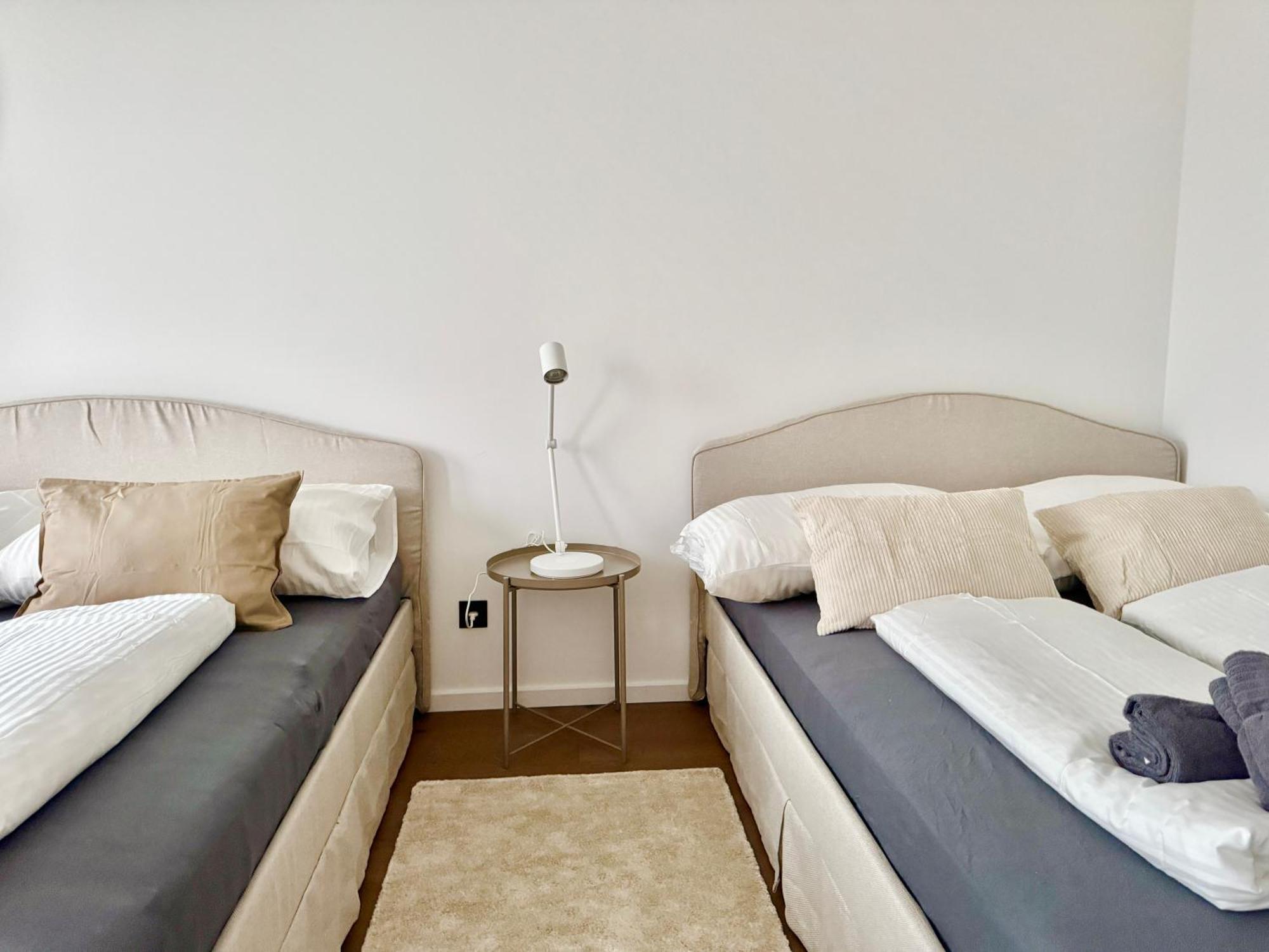 Stylish Modern With Terrace & Free Parking *