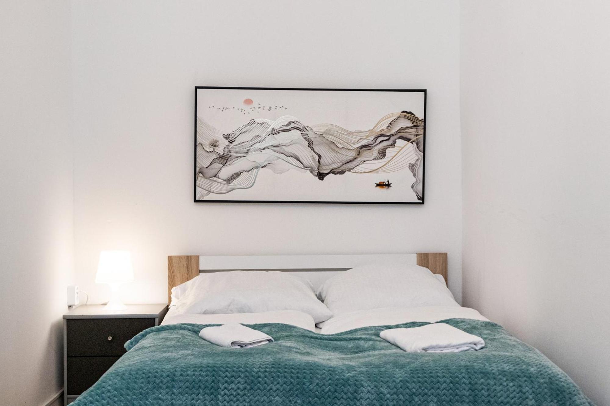 Comfy 3br For Long In Location Apartment *