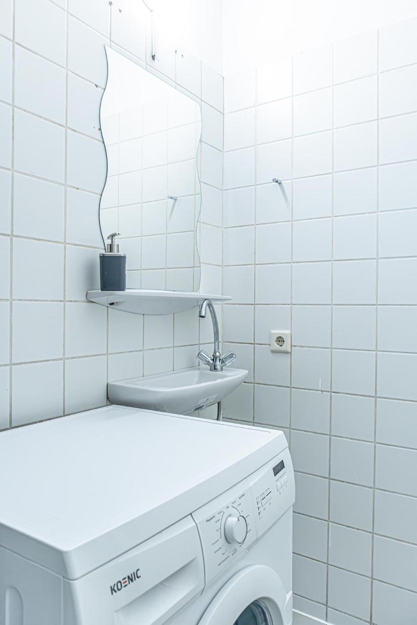 Apartment Comfy 3br For Long In Location *