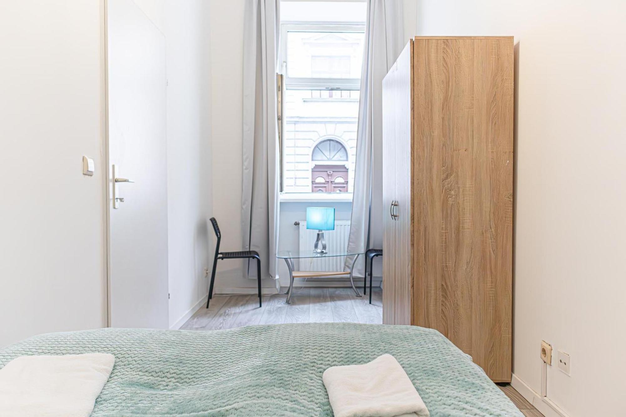 Comfy 3br For Long In Location