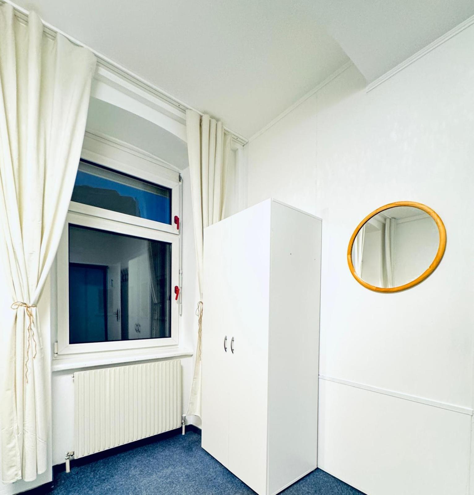 7br For Big Groups, With Great Location Apartment