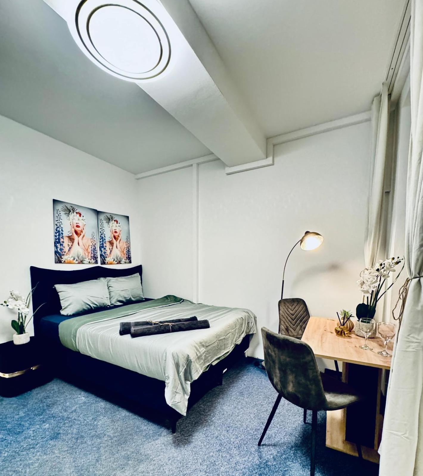 7br For Big Groups, With Great Location