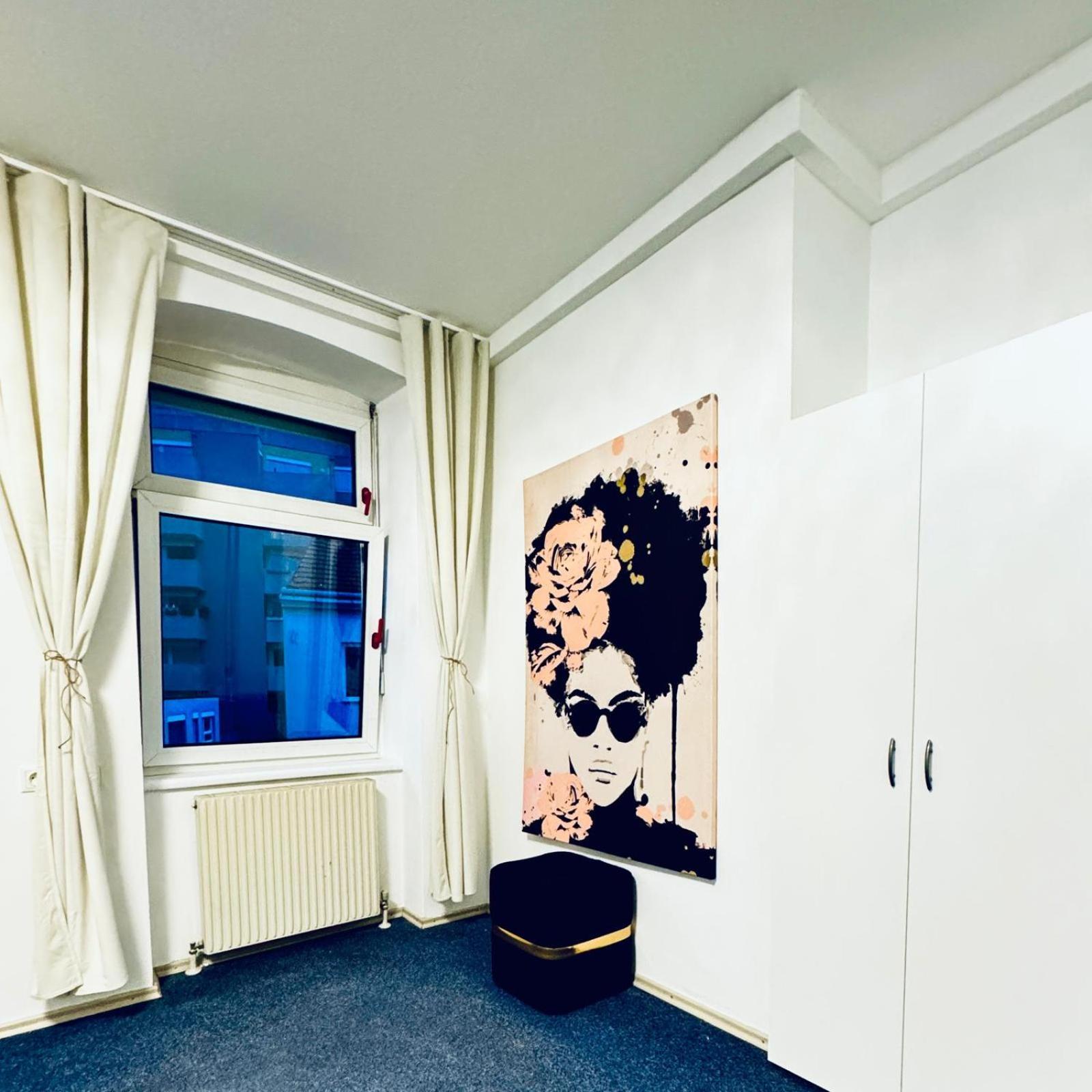 7br For Big Groups, With Great Location Apartment